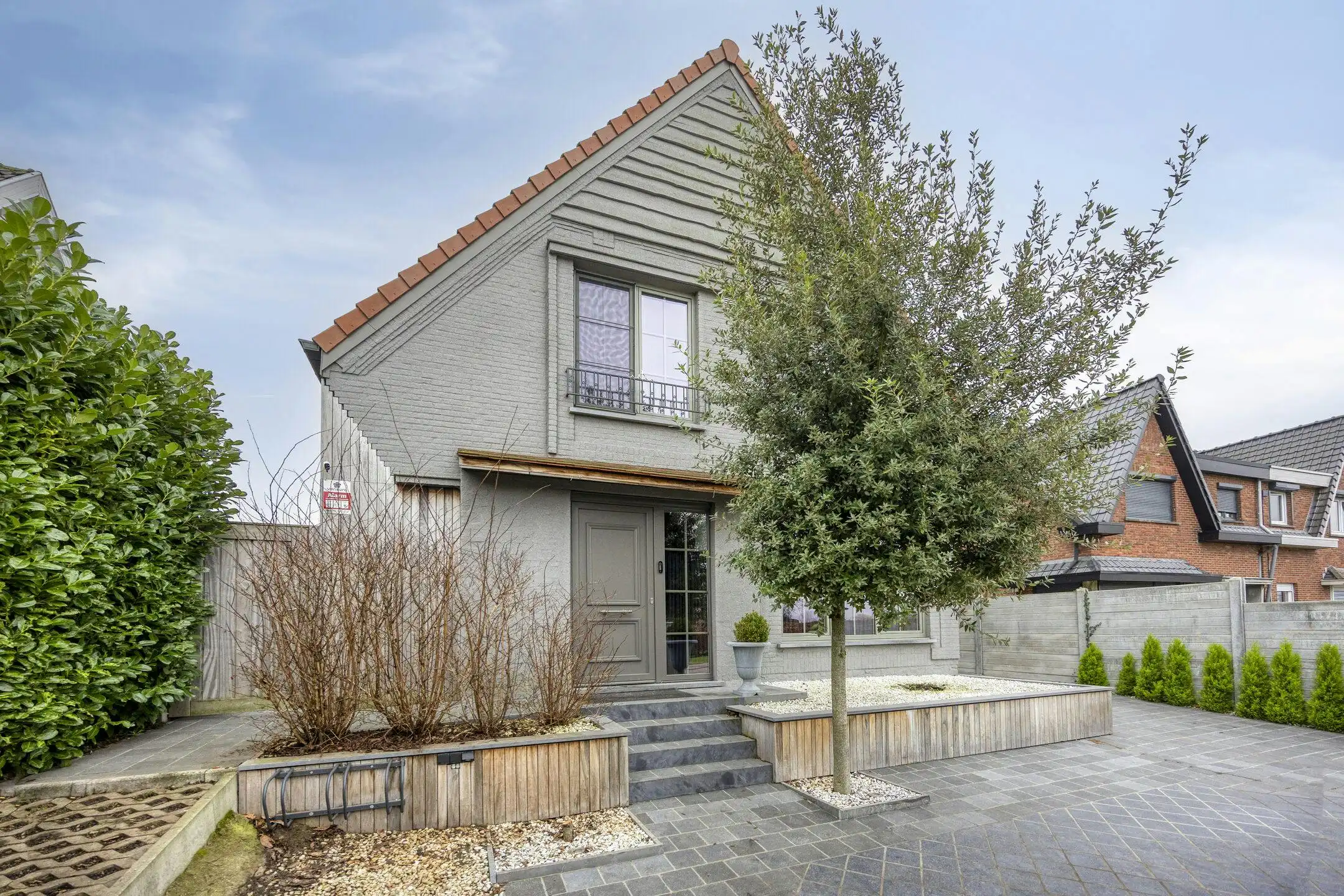 Gerenoveerd vrijstaand huis met zwembad, poolhouse en tuin foto 38