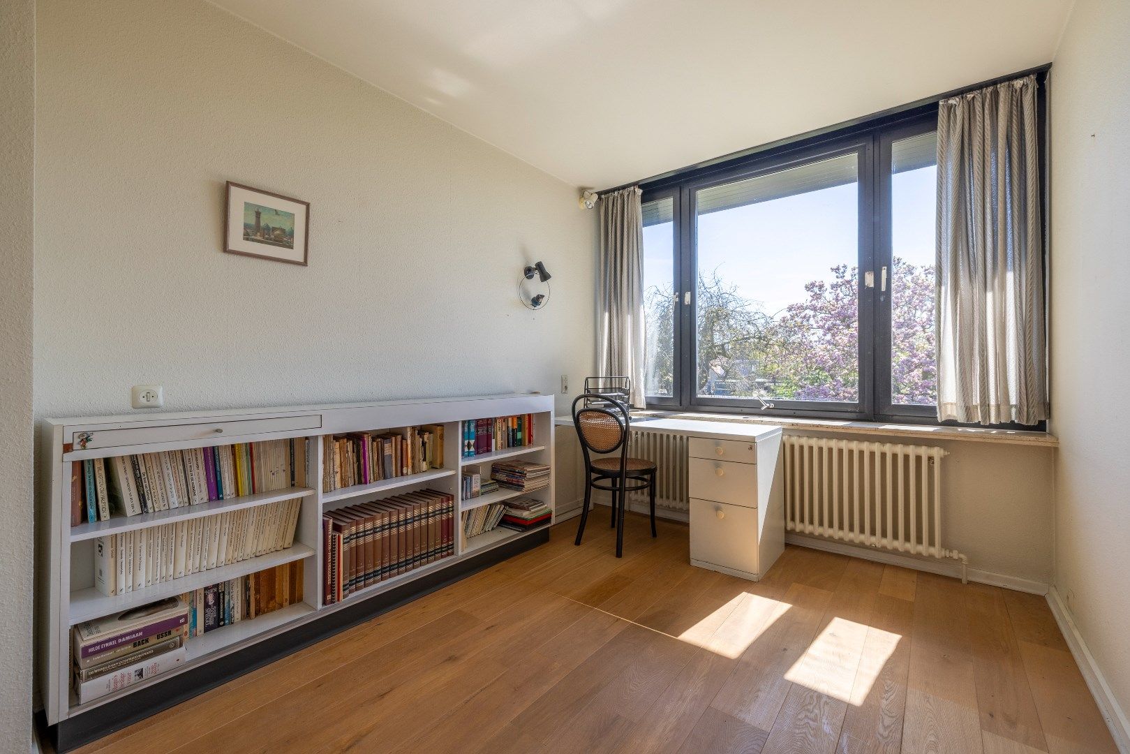 Voormalige dokterswoning met 5 slk, prachtige tuin (of extra bouwgrond) en praktijk foto 23