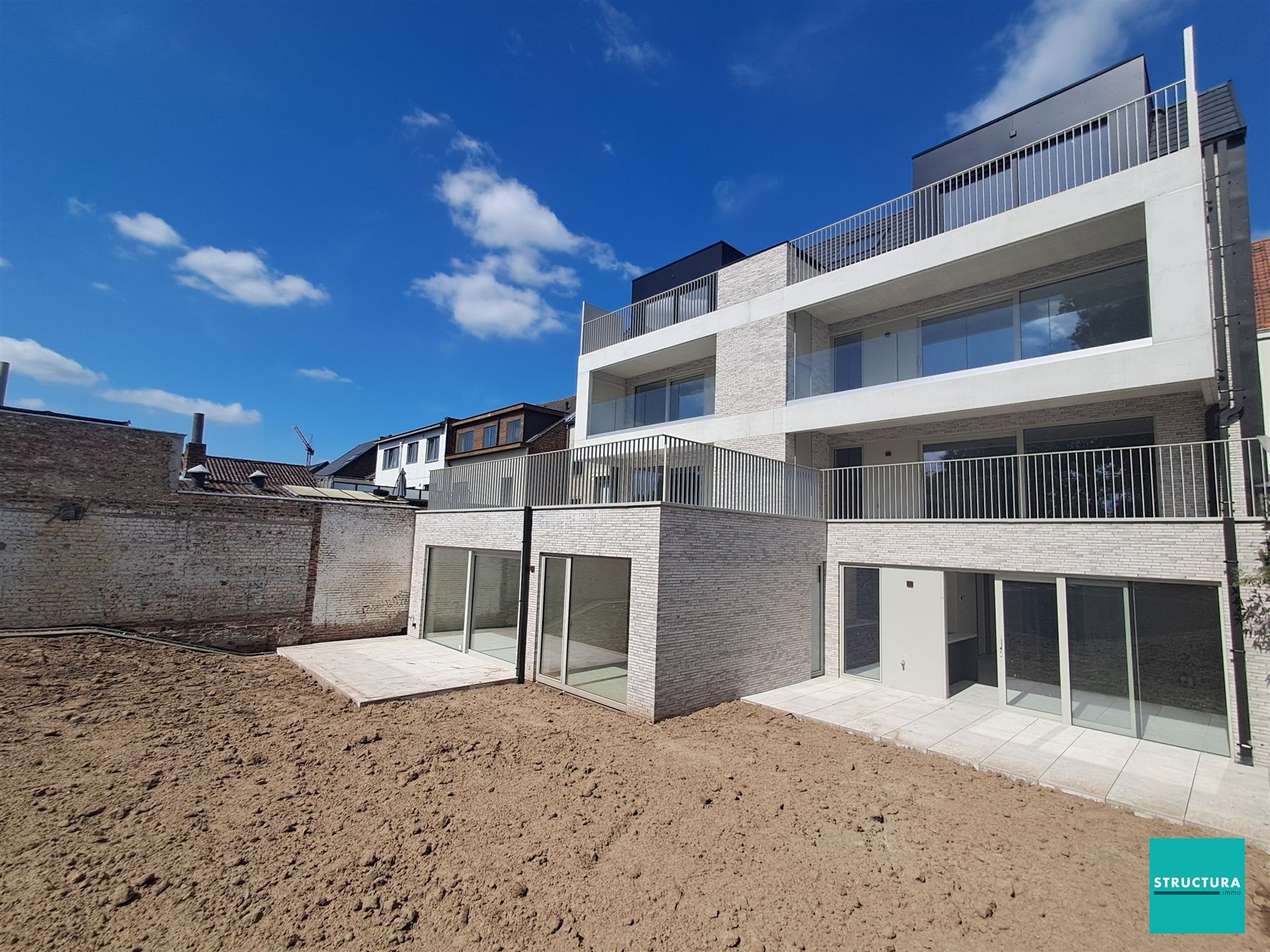 Nieuwbouw appartementen met 2 kamers en terras foto {{pictureIndex}}