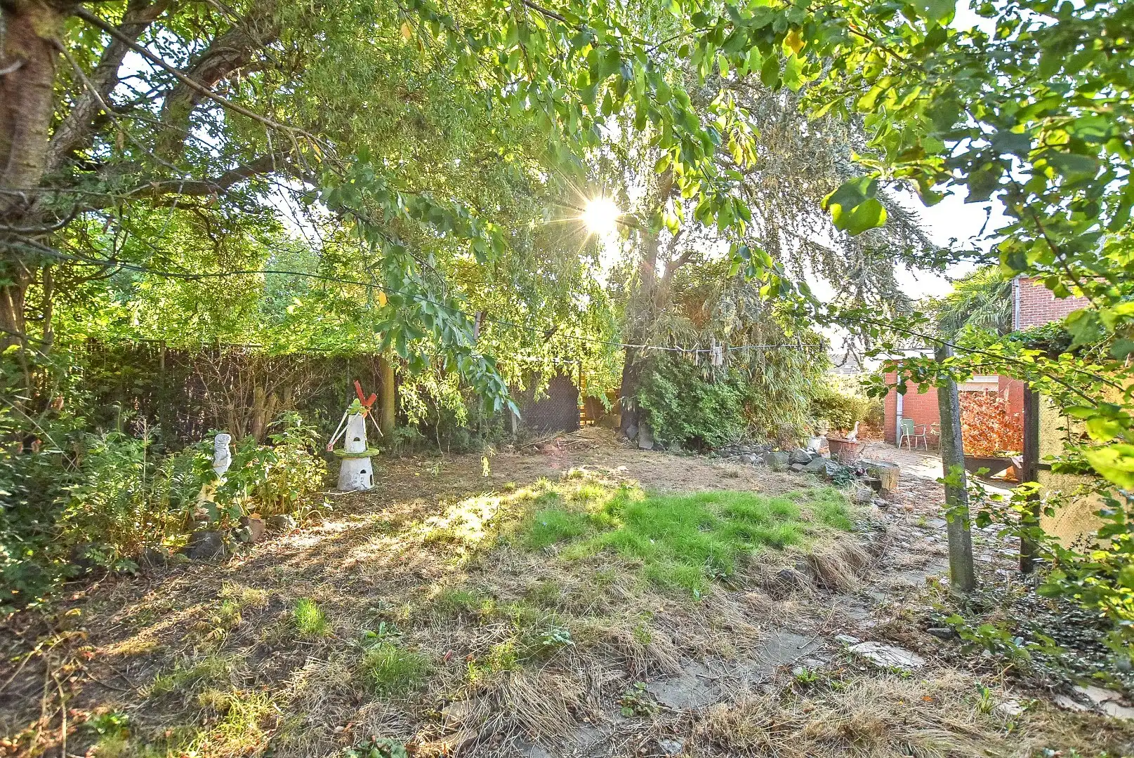 Te renoveren woning op een perceel van 392m² te Houthulst! foto 5