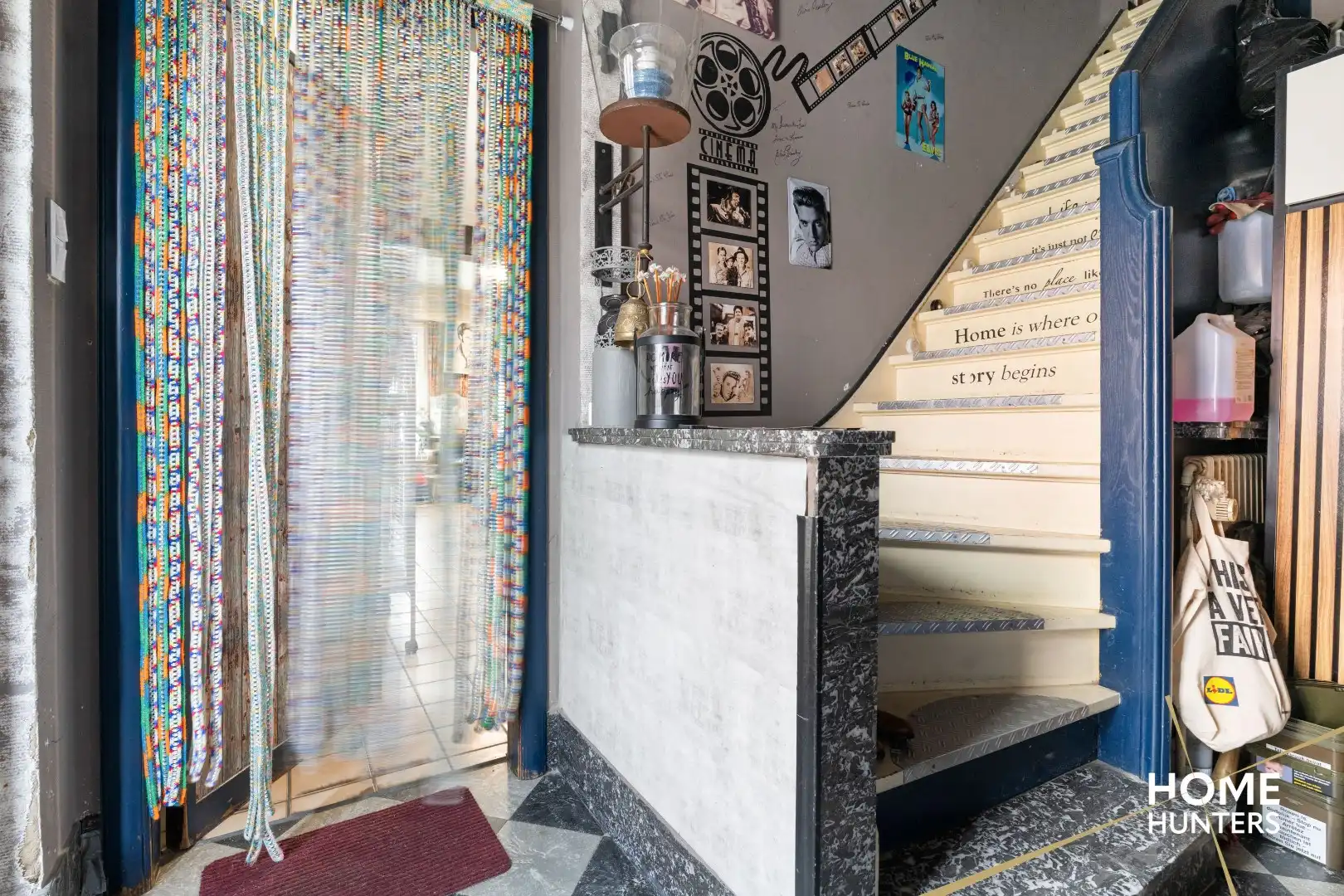 Te renoveren halfopen woning met 3 slaapkamers op 553 m² foto 7