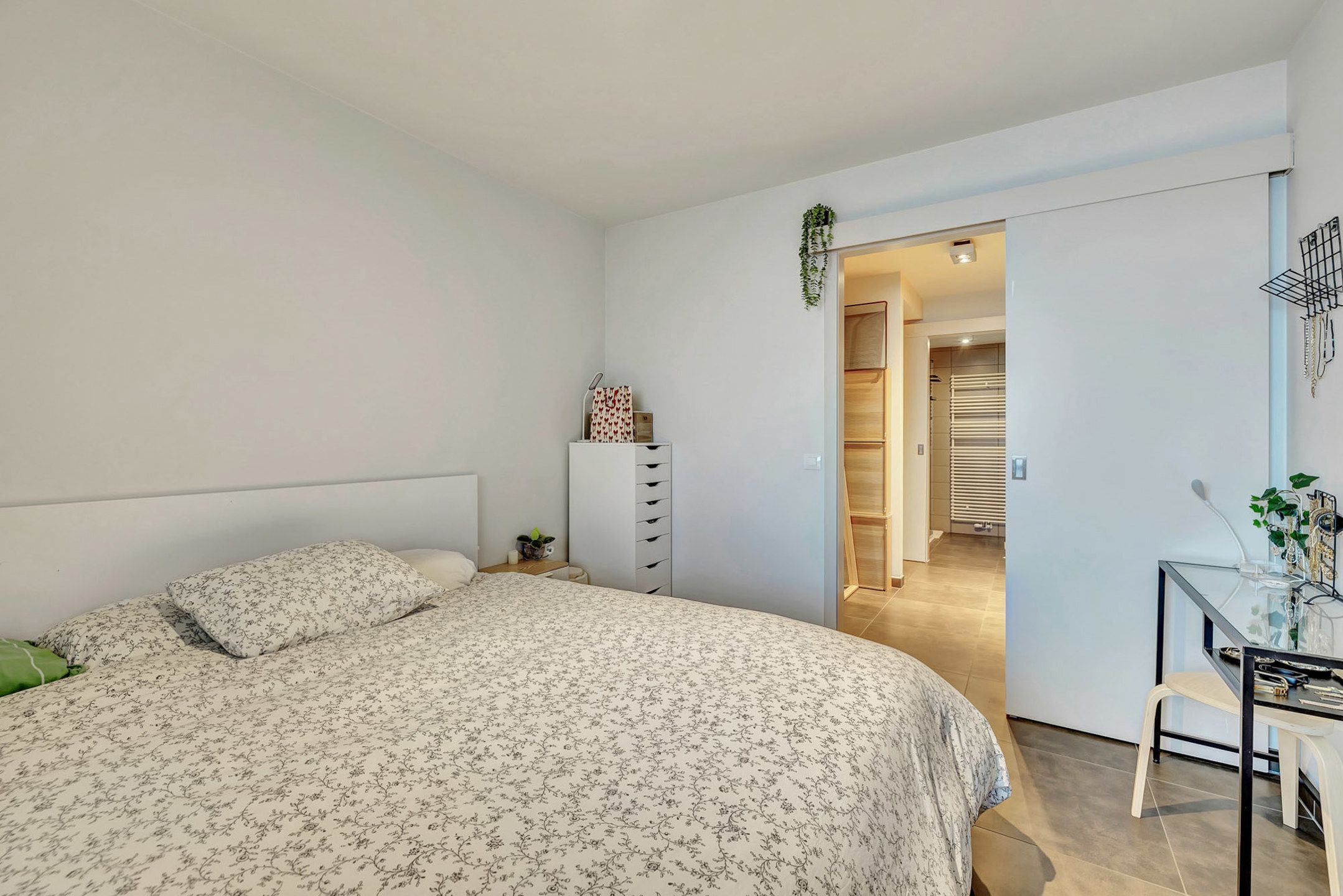 Modern appartement met terras en staanplaats in Denderleeuw foto 9