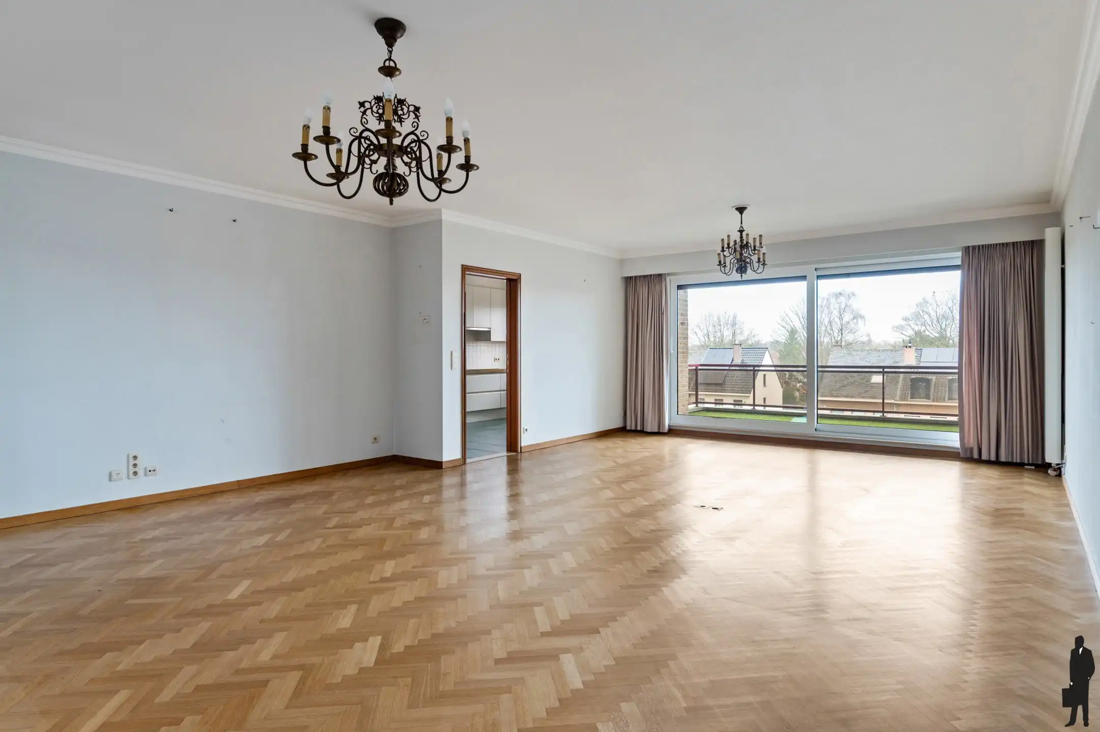 Ruim appartement met 2 slpks, 2 terrassen en staanplaats foto 4