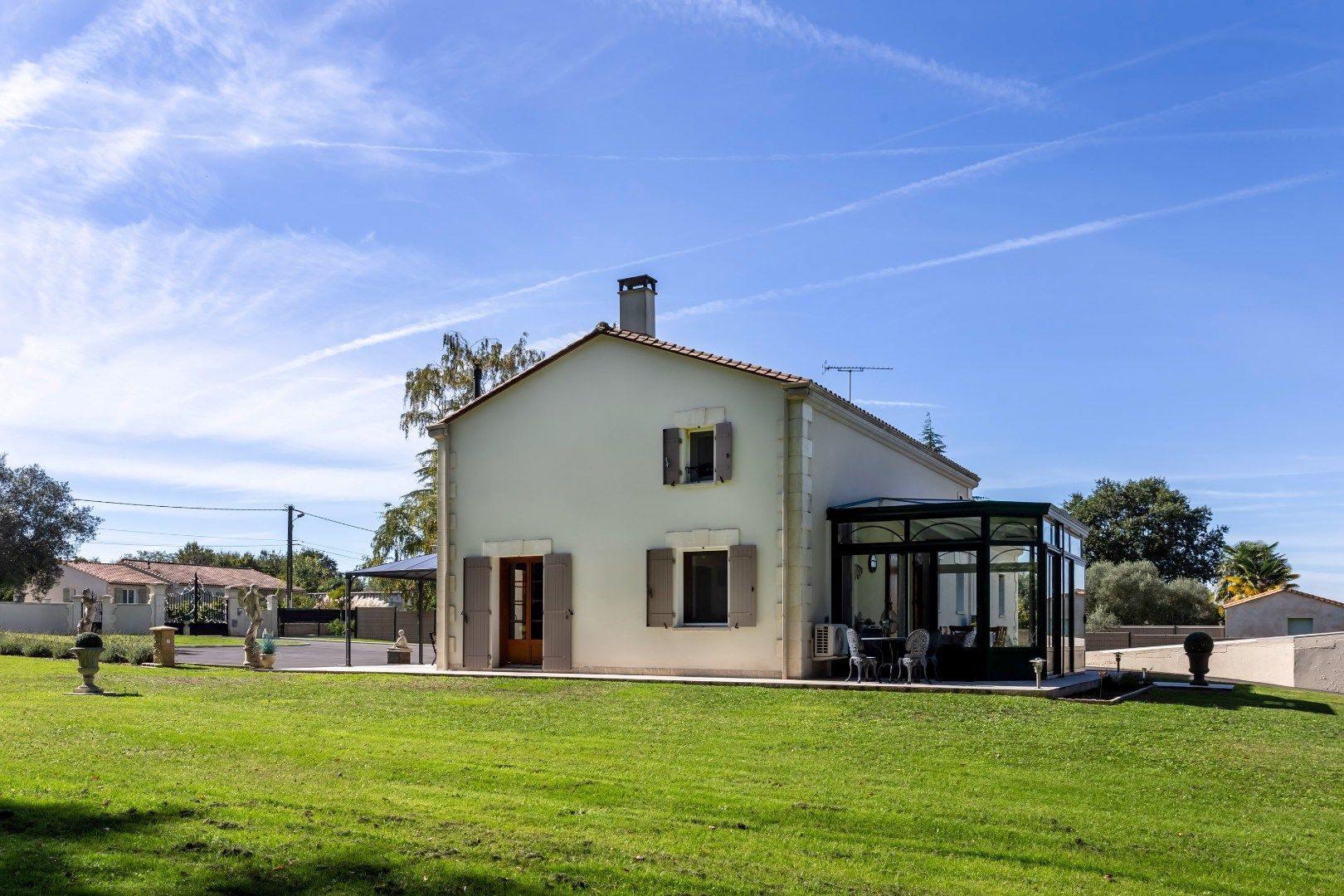 Unieke woning met karakter en een grote garage op uiterst rustige ligging in Mouthiers-sur-Boëme foto 19