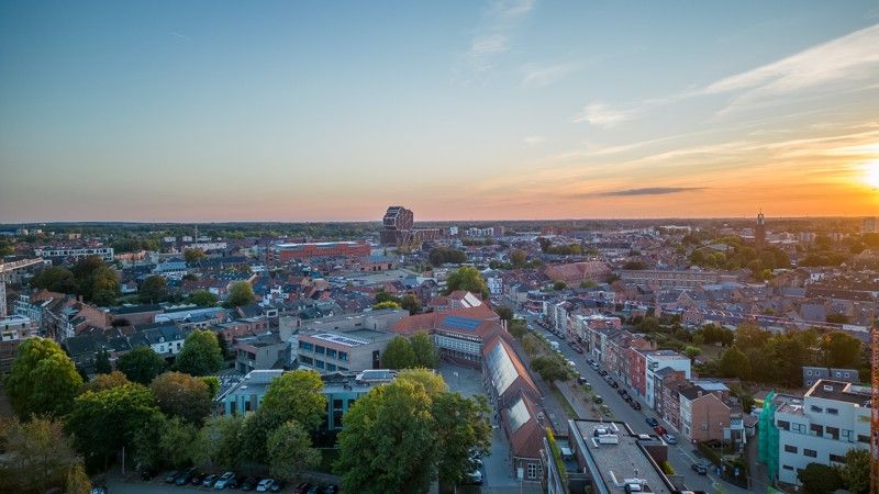 Opstapje naar de hemel aan de blauwe Boulevard - mèt dubbele garage! foto 26