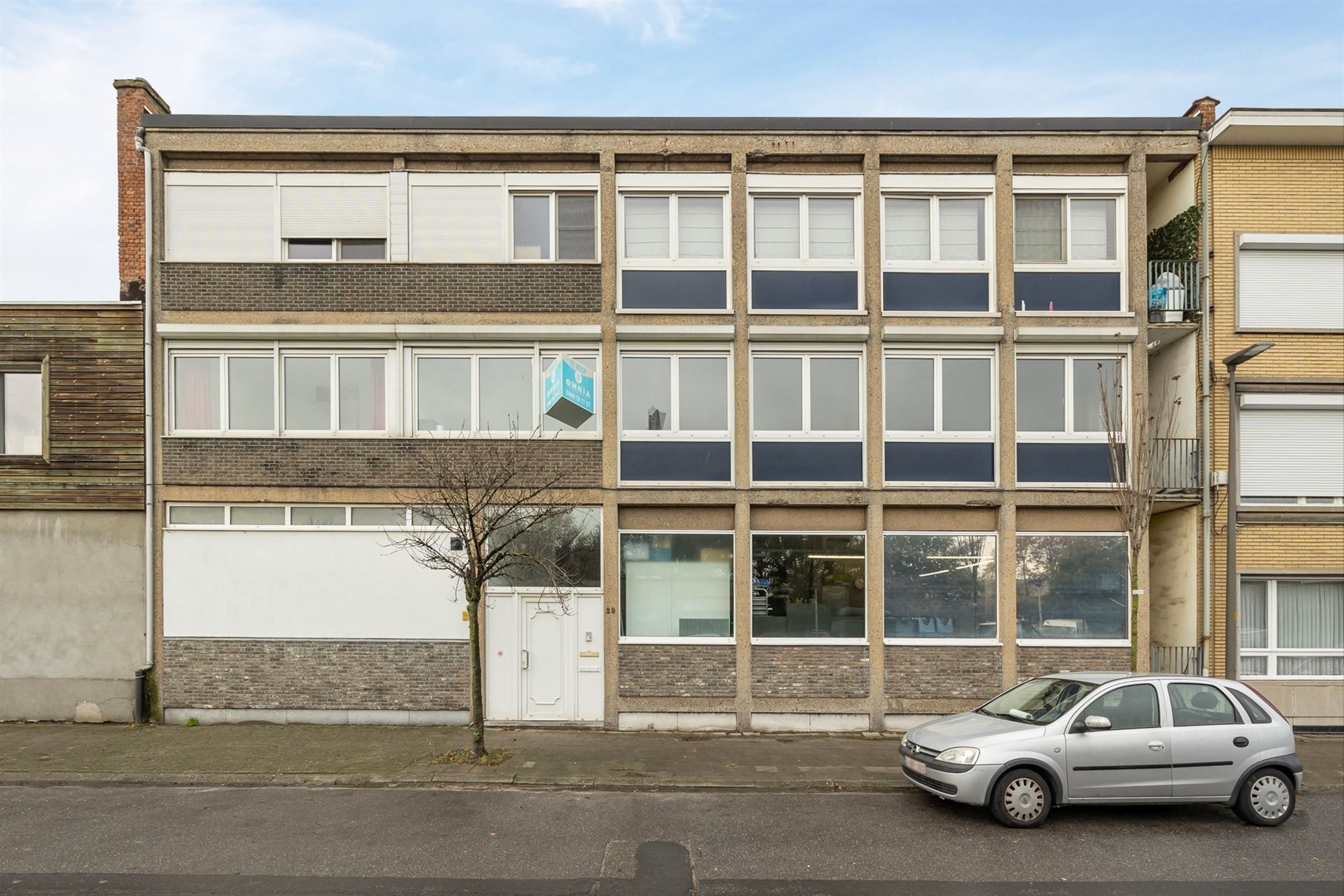 Lichtrijke app. met 3 slpk. en veranda  foto 2