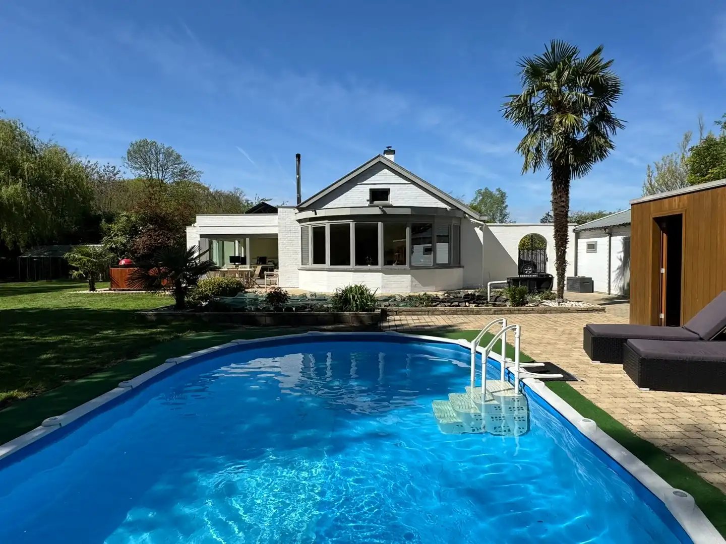 Luxueus gerenoveerde villa met zwembad in Heusden  foto {{pictureIndex}}