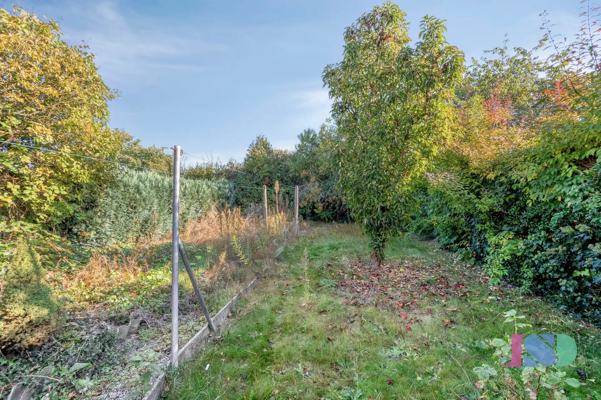 Te renoveren woning met potentieel foto 33