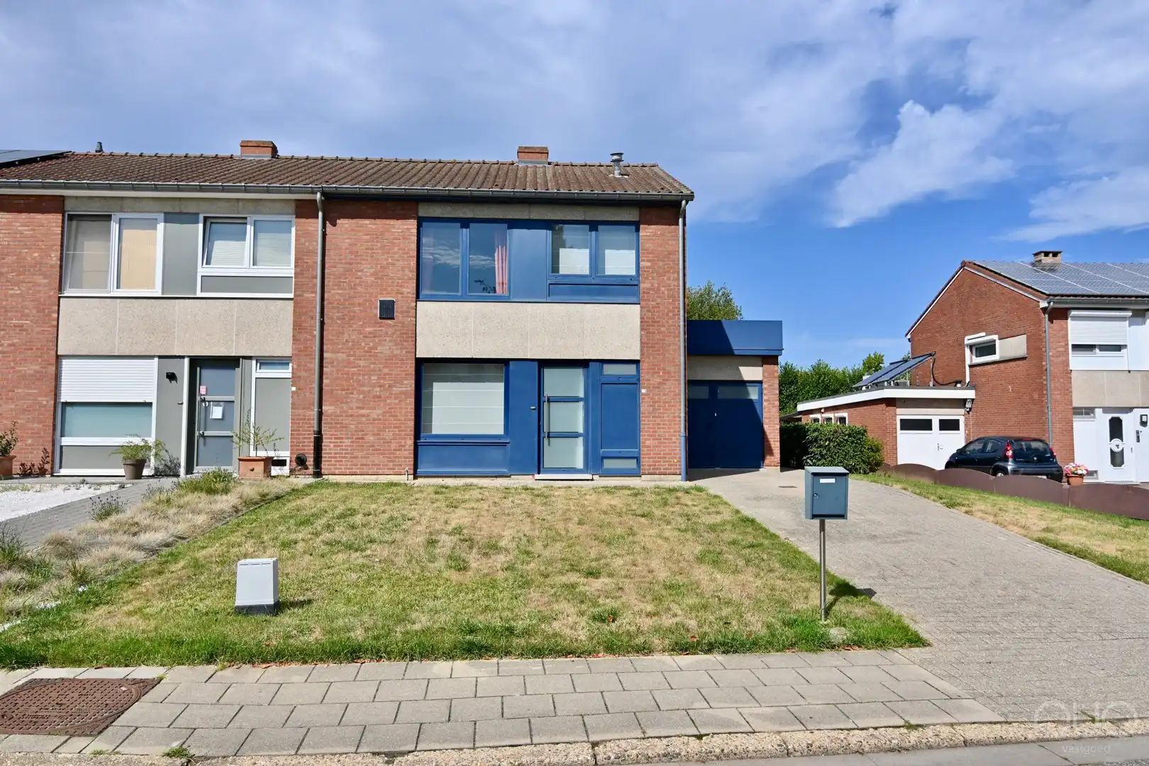 Ruime halfopen gezinswoning met prachtige westgerichte tuin foto 23