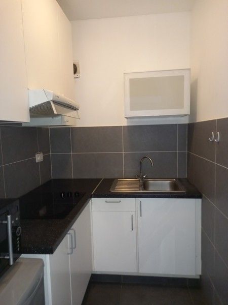 VERHUURD: Goedgelegen studio nabij station, stadscentrum en winkels foto 10