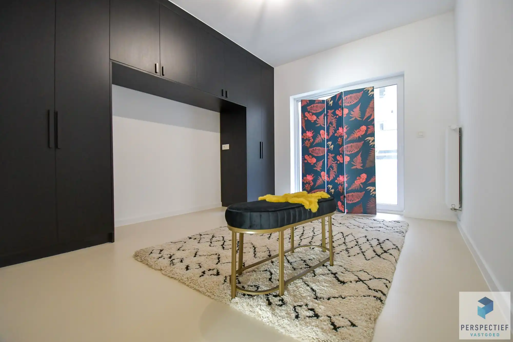 RUIM LICHTRIJK GERENOVEERD APPARTEMENT aan het LEOPOLD PARK foto 9