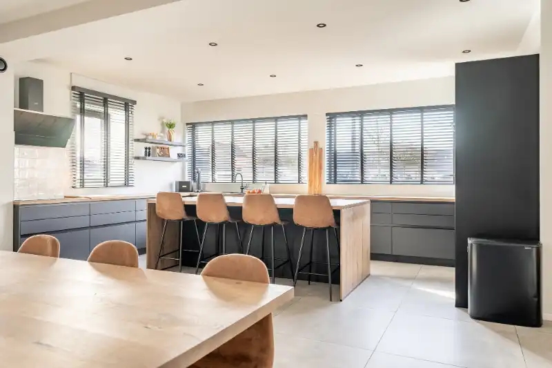 Ruime instapklare woning met loods in centrum Ingelmunster. foto 5