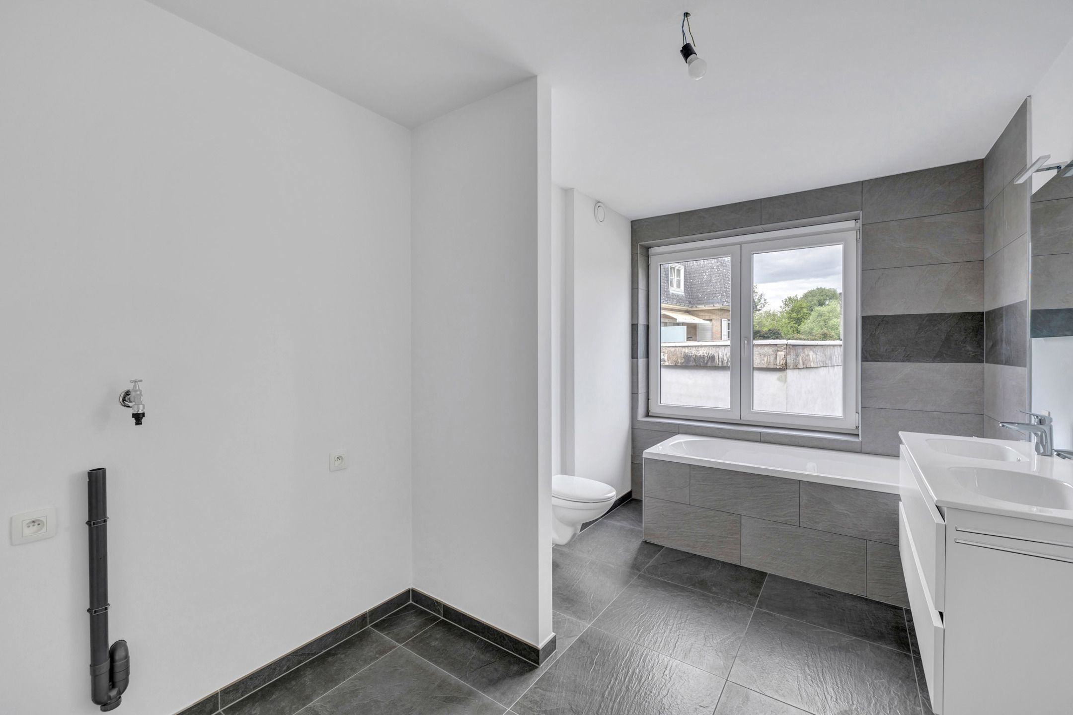 Nieuwbouwwoning met 4 slaapkamers en uitstekende verbinding foto 16