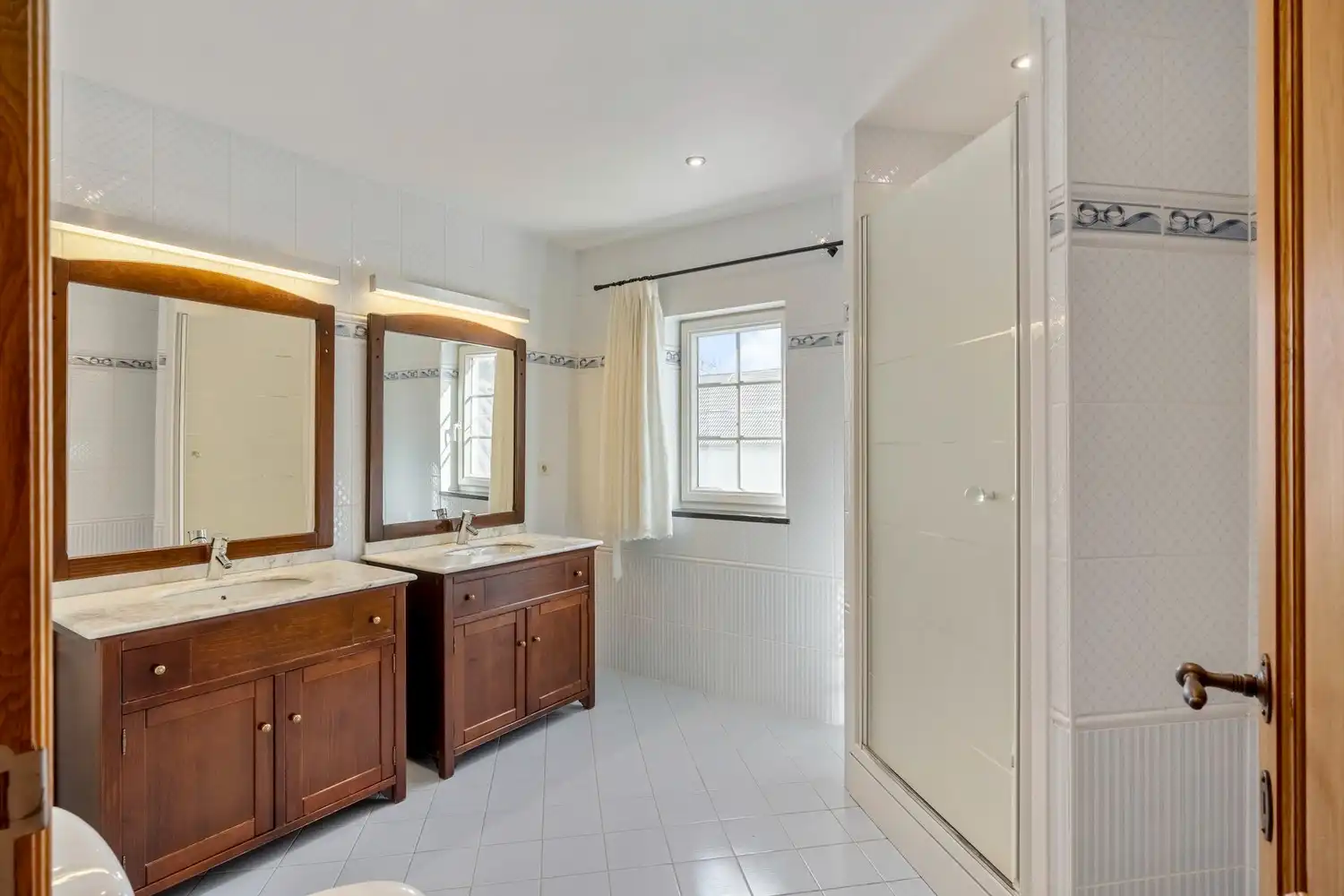 Exclusieve villa met hoogstaande afwerking in een idyllische omgeving foto 23