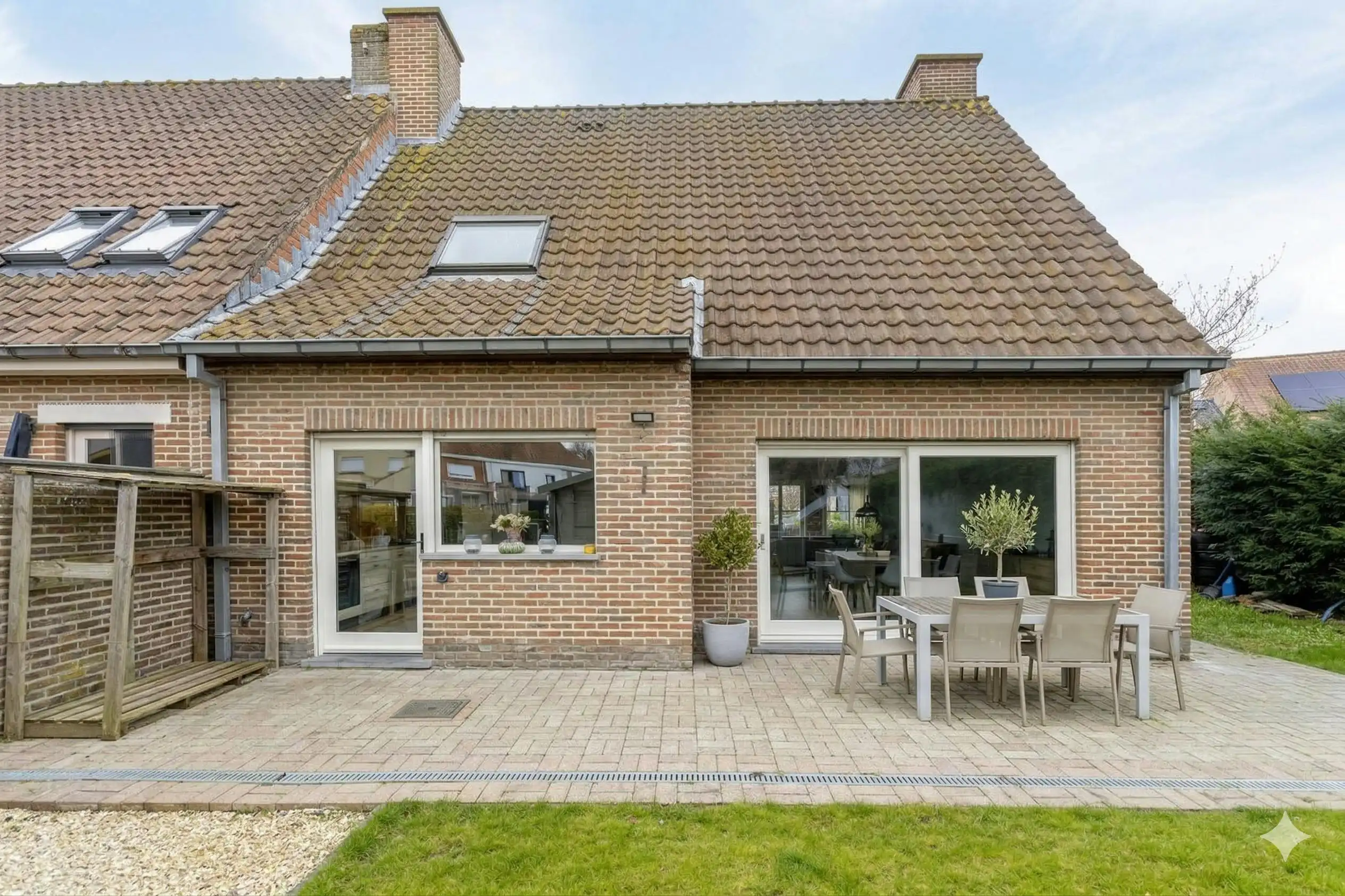 Half open woning in de Jan Hijoensstraat 27 te Roeselare  foto 12