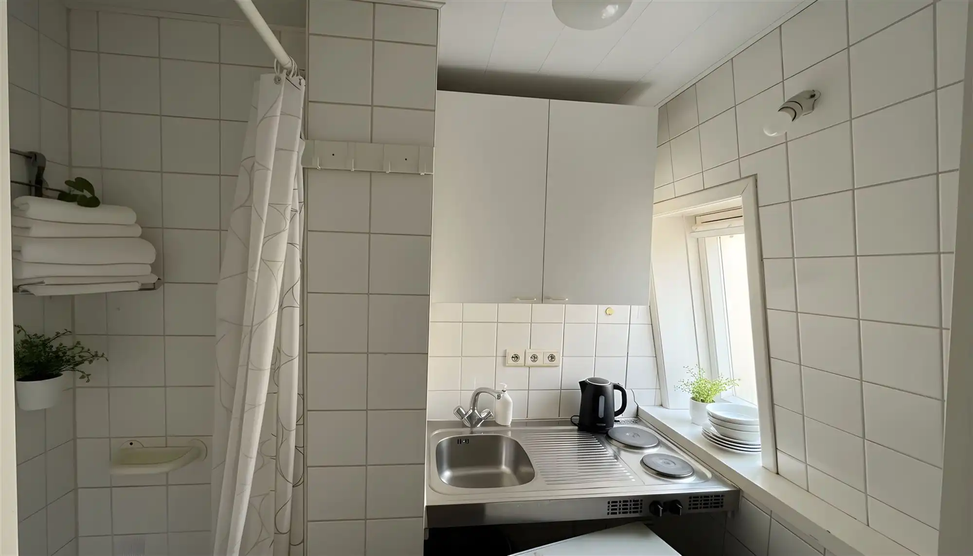 Opbrengsteigendom met 6 studentenkamers en commercieel. foto 8