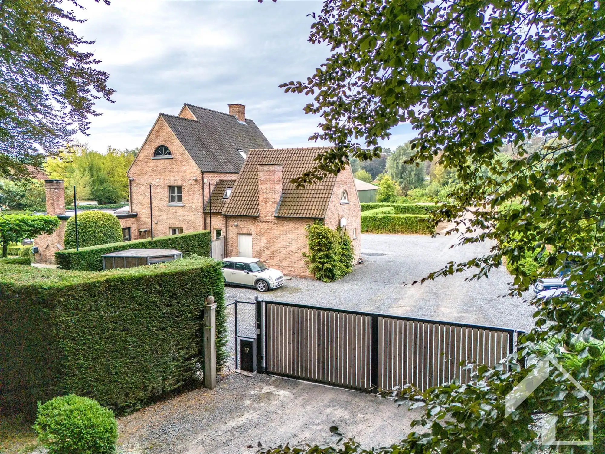 Exclusieve villa met loods, prachtige tuin en topafwerking op ruim 7.400 m²  foto 45