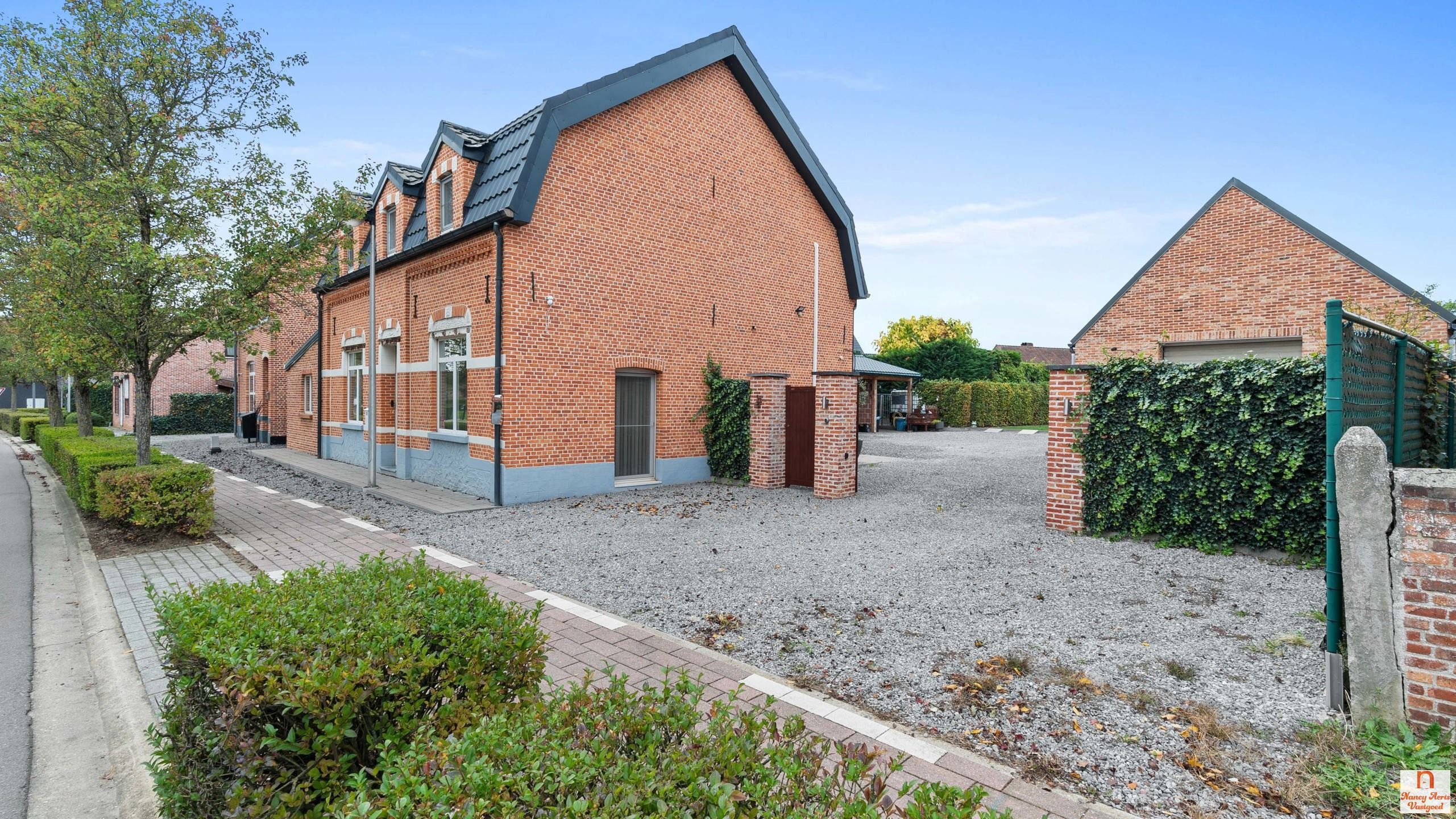 Authentieke woning met moderne toets en hedendaags comfort foto 30