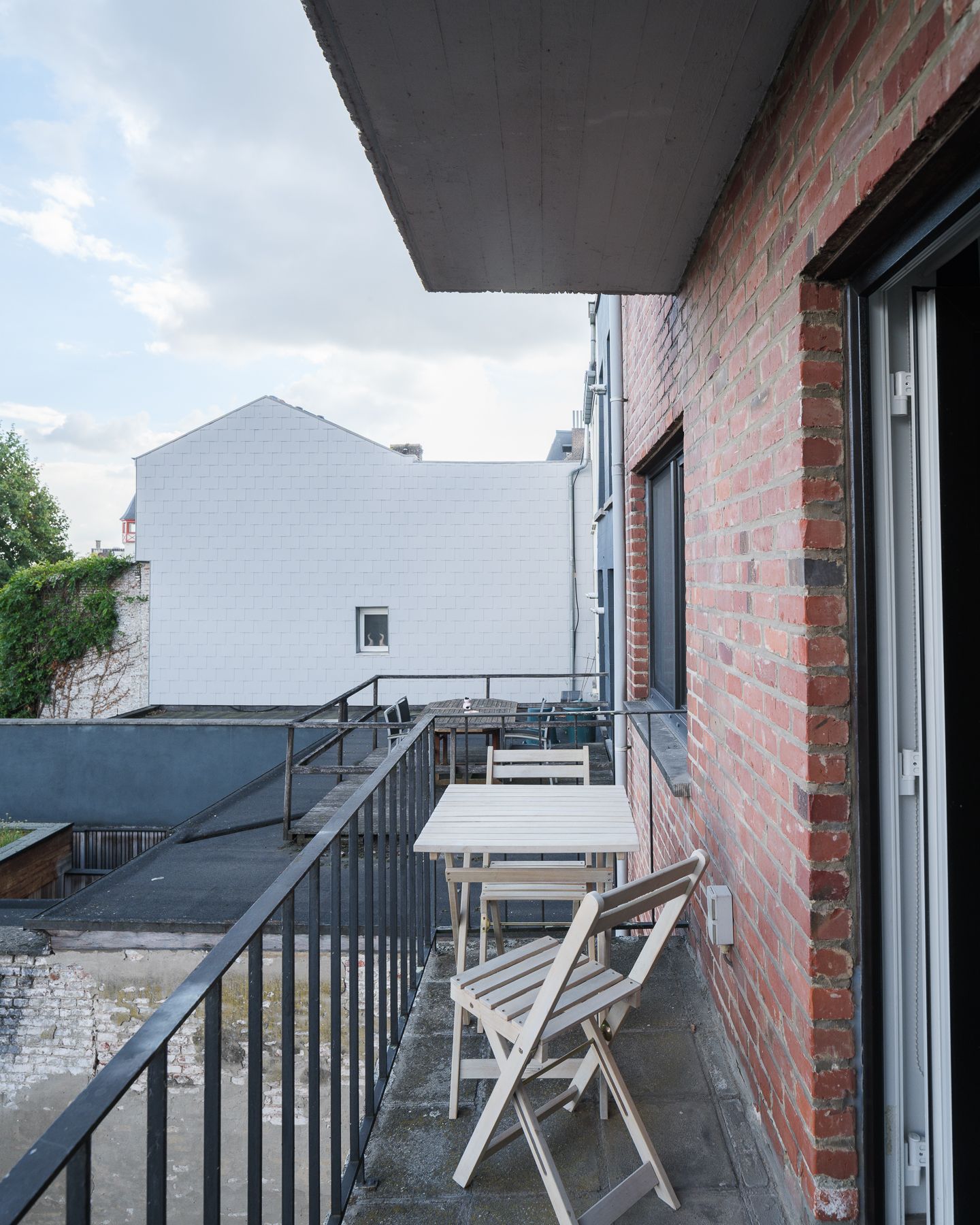 Instapklaar tweeslaapkamer appartement met garagebox foto 11