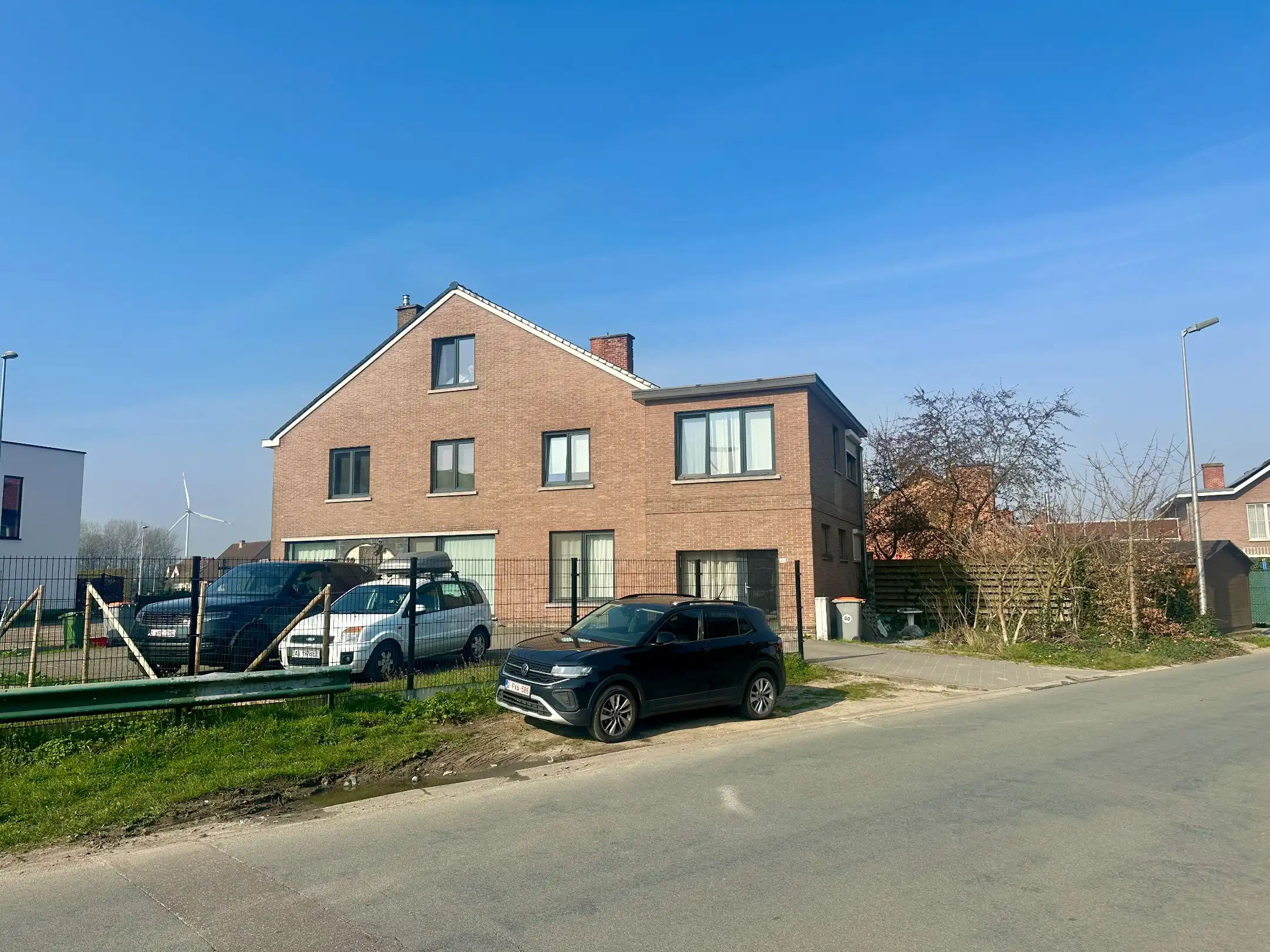 3 slaapkamer triplex met 2 staanplaatsen foto 17