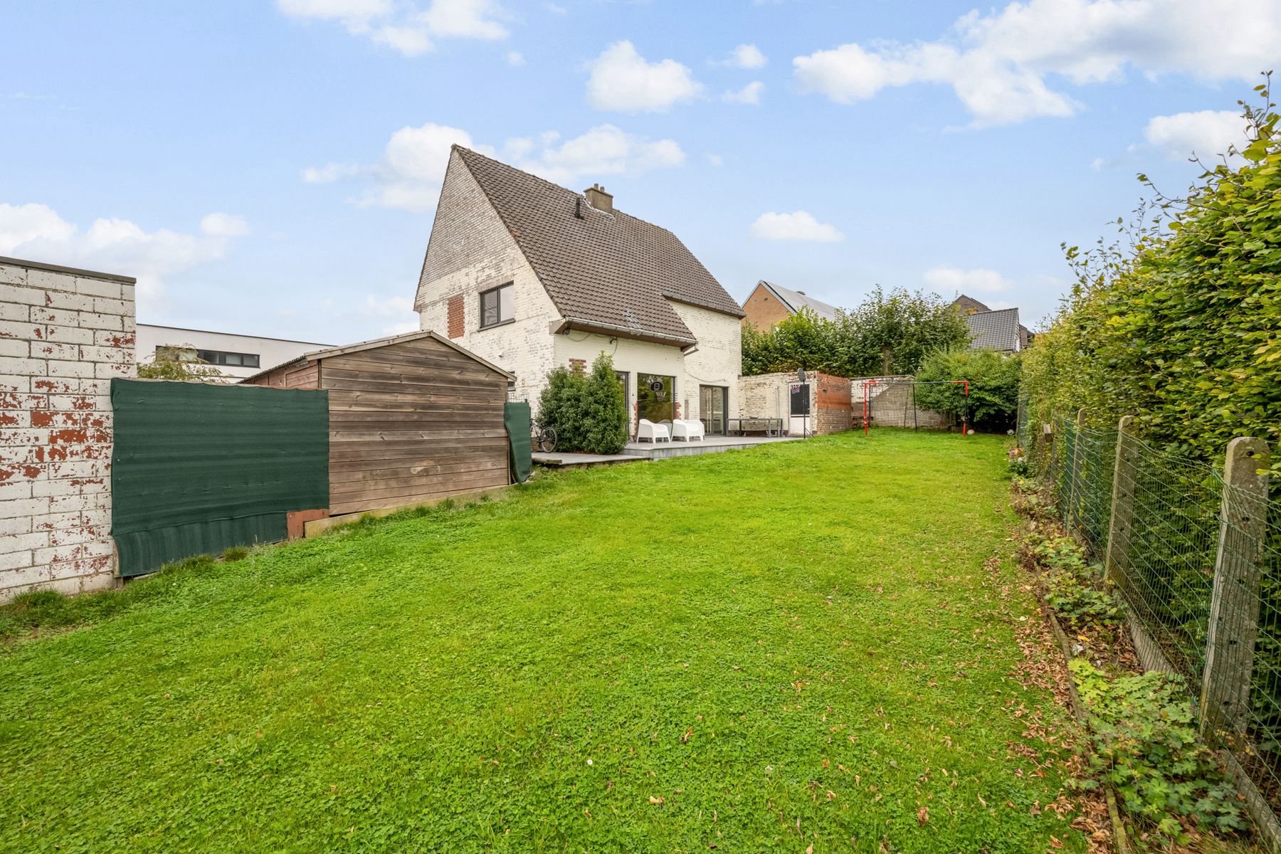 INSTAPKLARE GEZELLIGE GEZINWONING 3SLPKS, TUIN EN GARAGE! foto 2