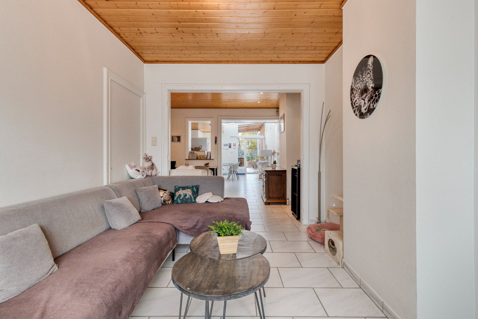 Verzorgde woning met diepe tuin, carport én uitweg! foto 5