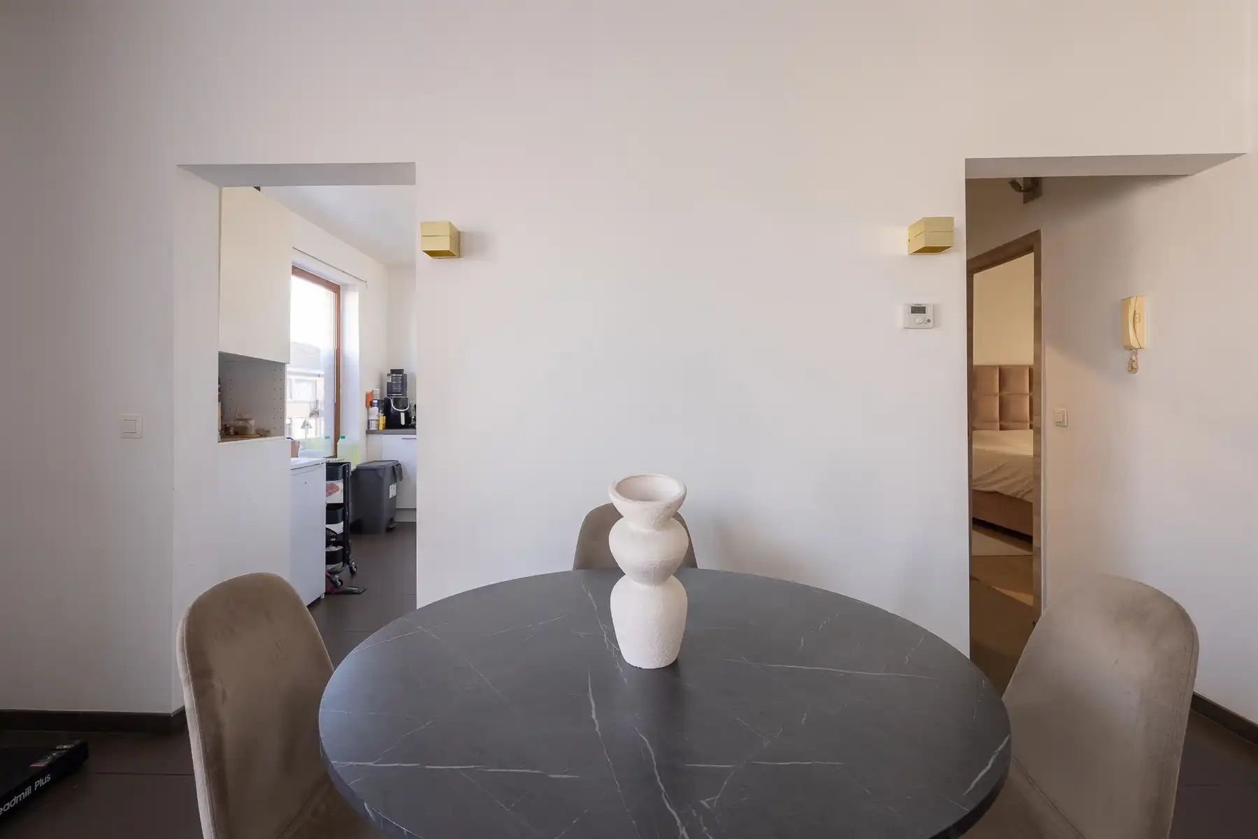 Gerenoveerd appartement met 2 slaapkamers foto 8