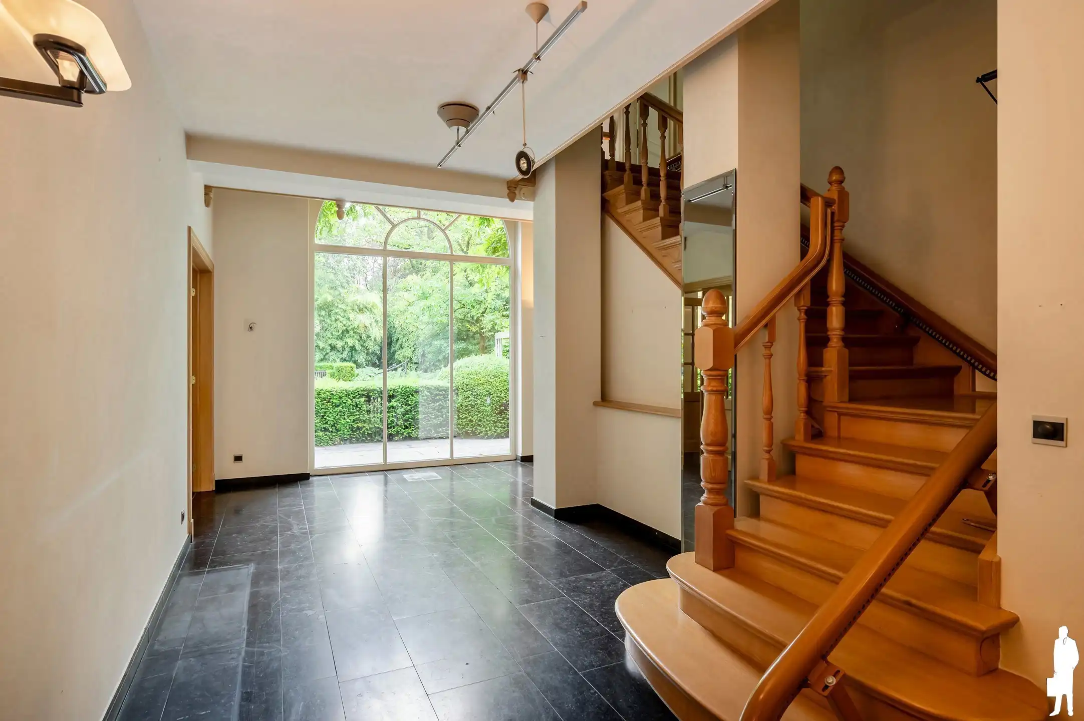 Op absolute toplocatie gelegen villa! foto 3