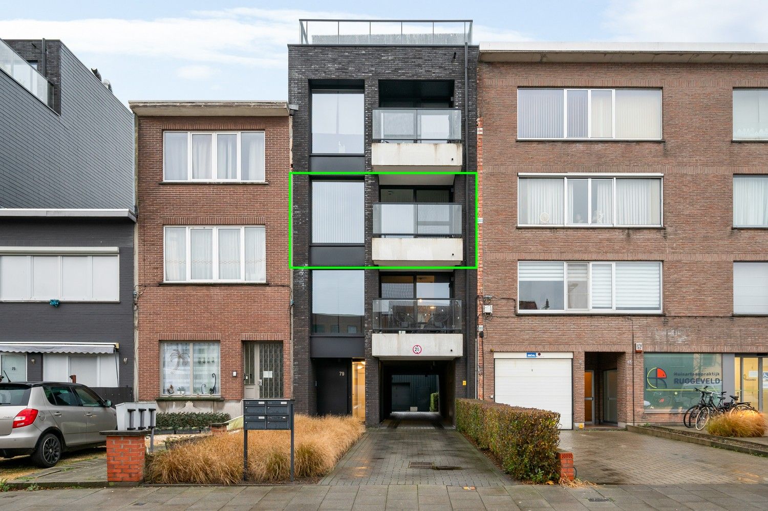 Instapklaar appartement met 2 slaapkamers en terras in Deurne! foto {{pictureIndex}}