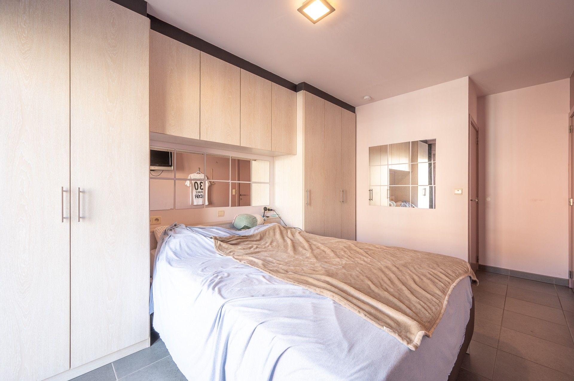 Gemeubeld: gezellig appartement vlakbij de Lippenslaan! foto 11