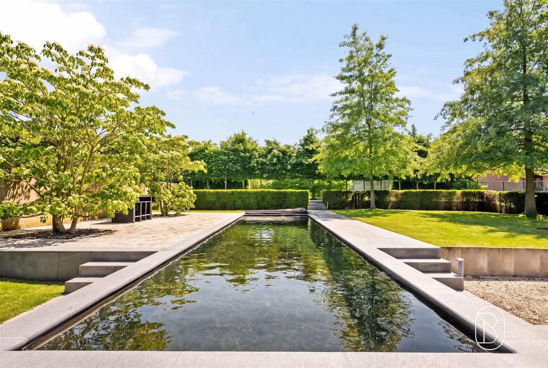 Grote energiezuinige villa met zwemvijver en mooie tuin foto 3