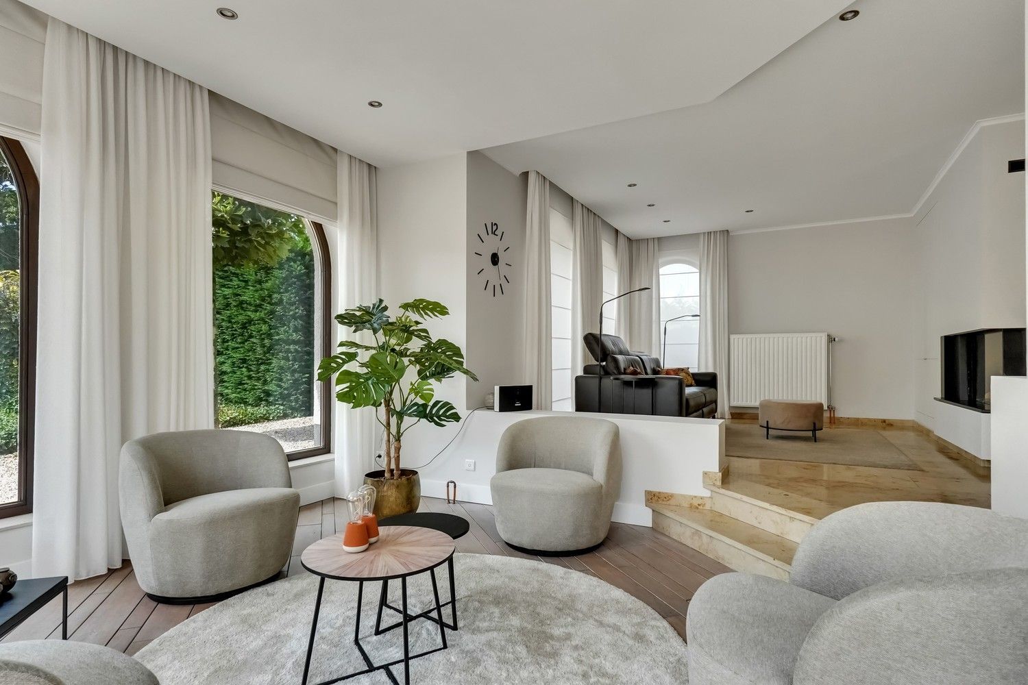 Uitstekend gelegen, gerenoveerde villa op 10a foto 12