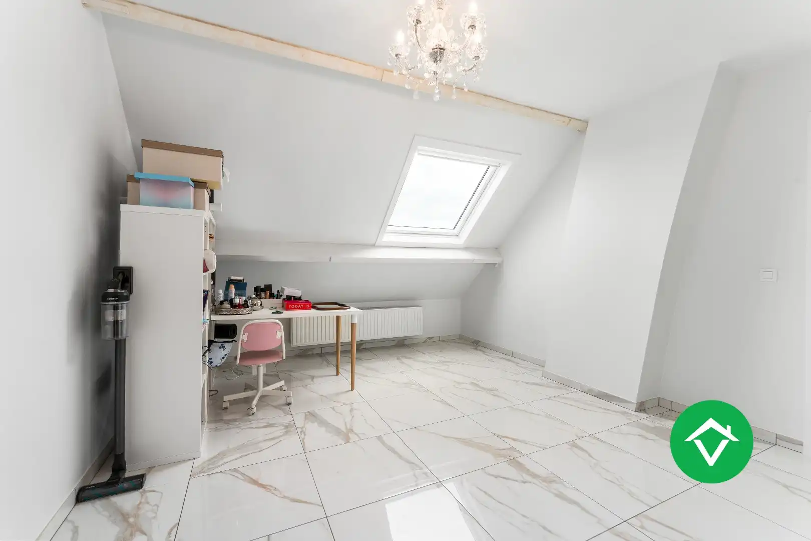 Ruime, instapklare woning met 5 slaapkamers, tuin en garage te Roeselare foto 24