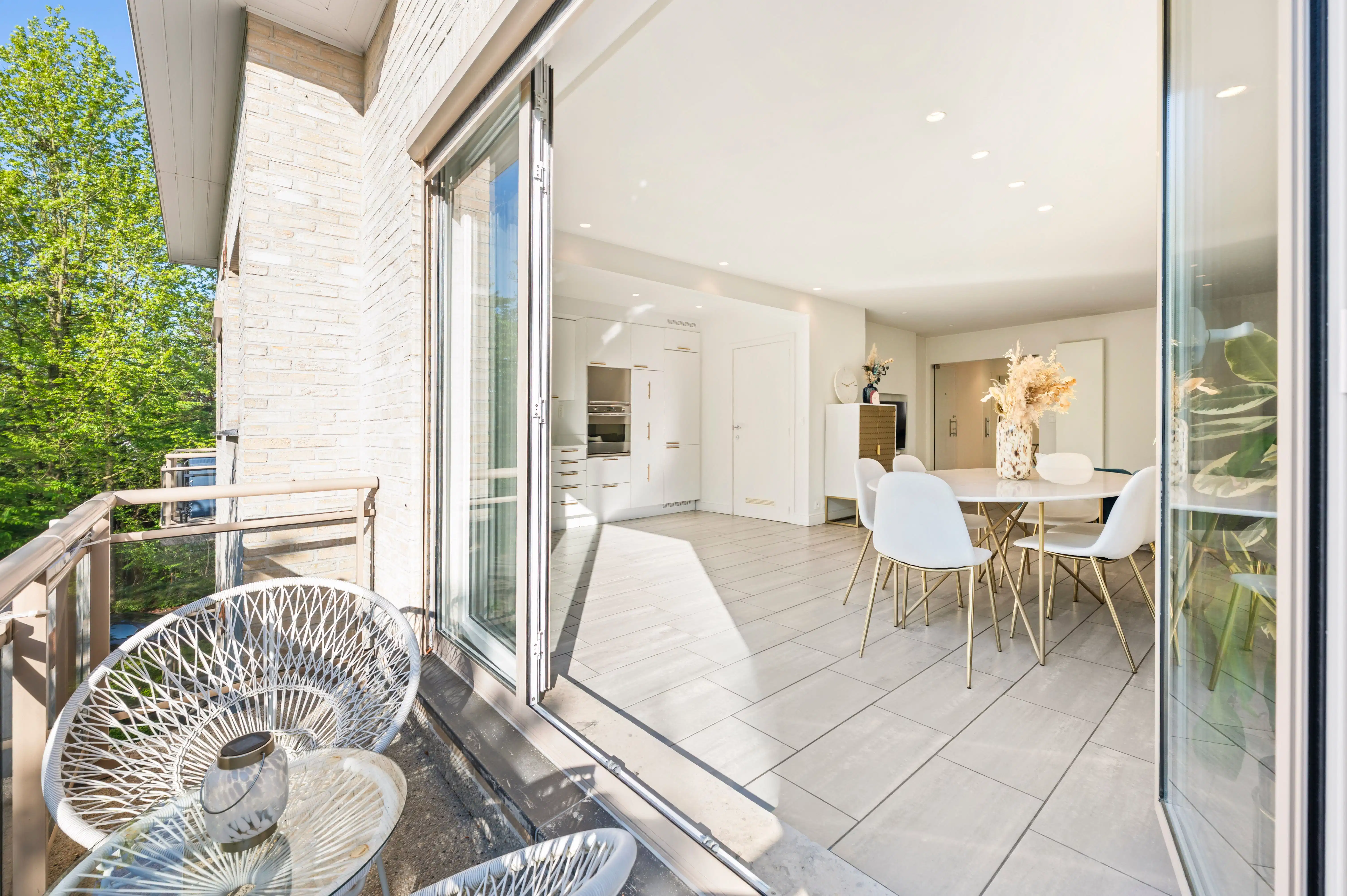 Instapklaar appartement met zonnig terras en garagebox in Brasschaat! foto 6