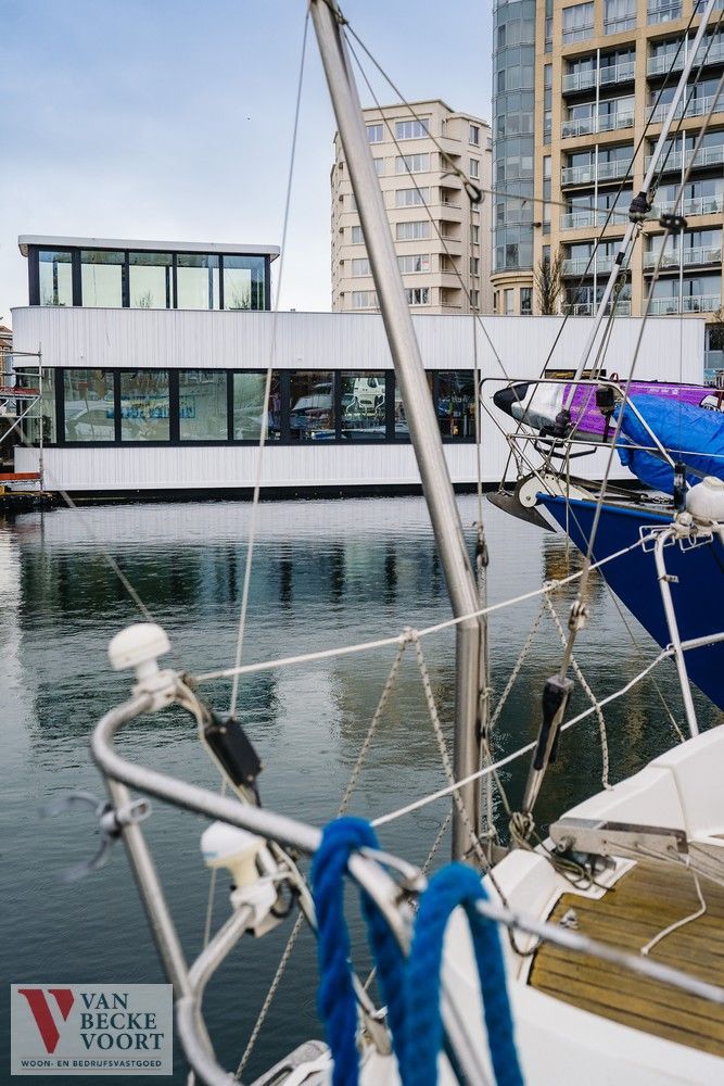 Drijvende horecazaak op een adembenemende locatie foto 11