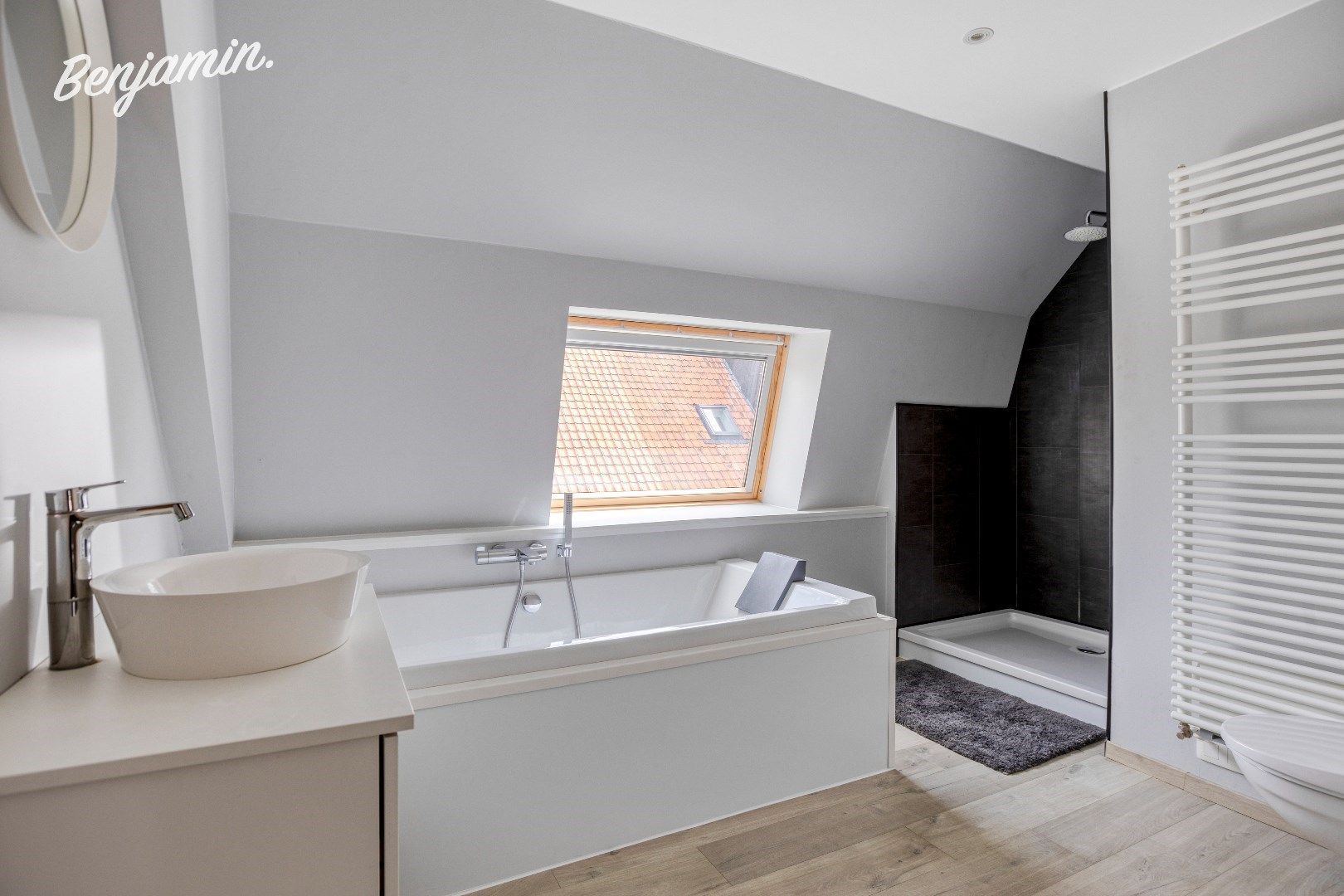 Volledig gerenoveerde halfopen woning met 3 slaapkamers en zonnige tuin in Gullegem foto 13