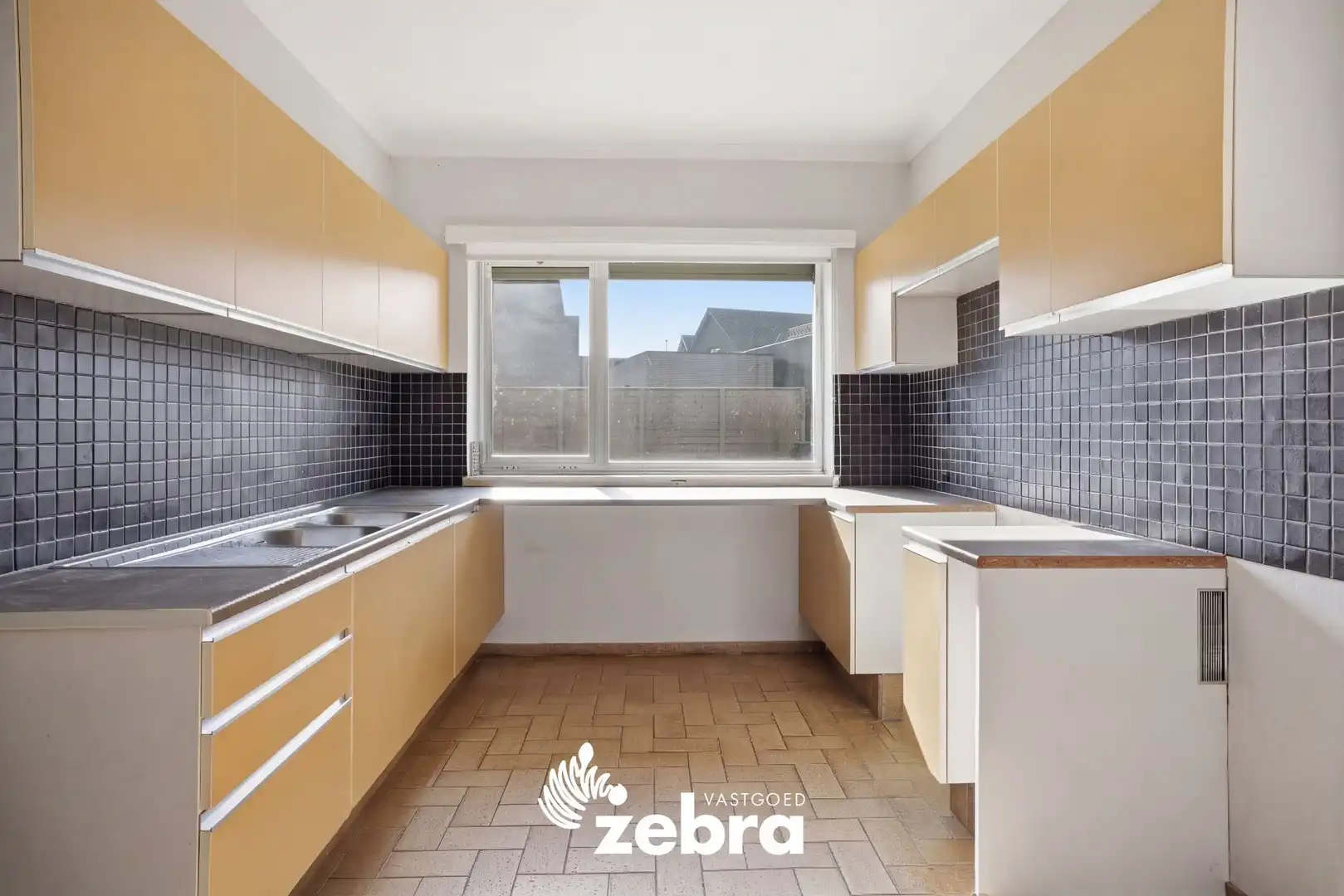 Halfopen bebouwing met 4 slaapkamers op een toplocatie in Tielt! foto 12