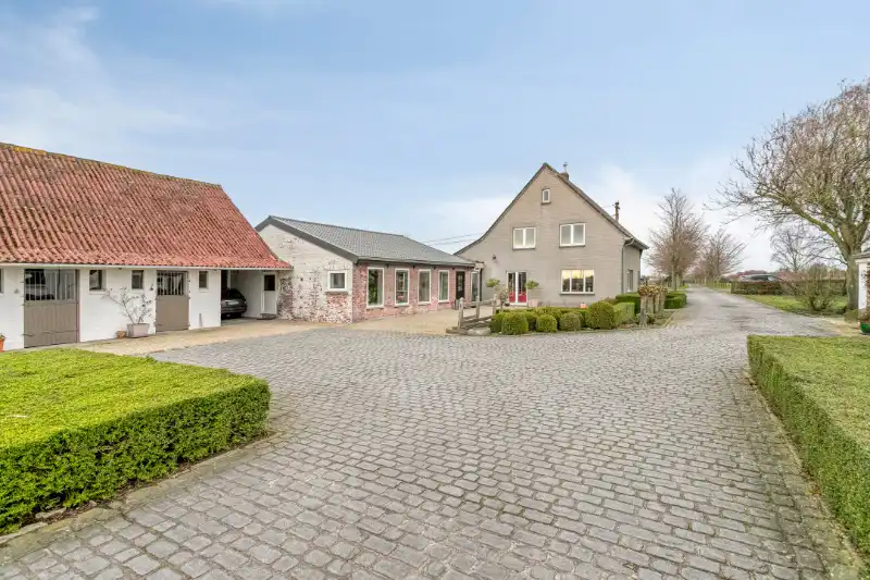 Exclusieve eigendom op ca. 4,4 hectare met professionele paardeninfrastructuur foto 26