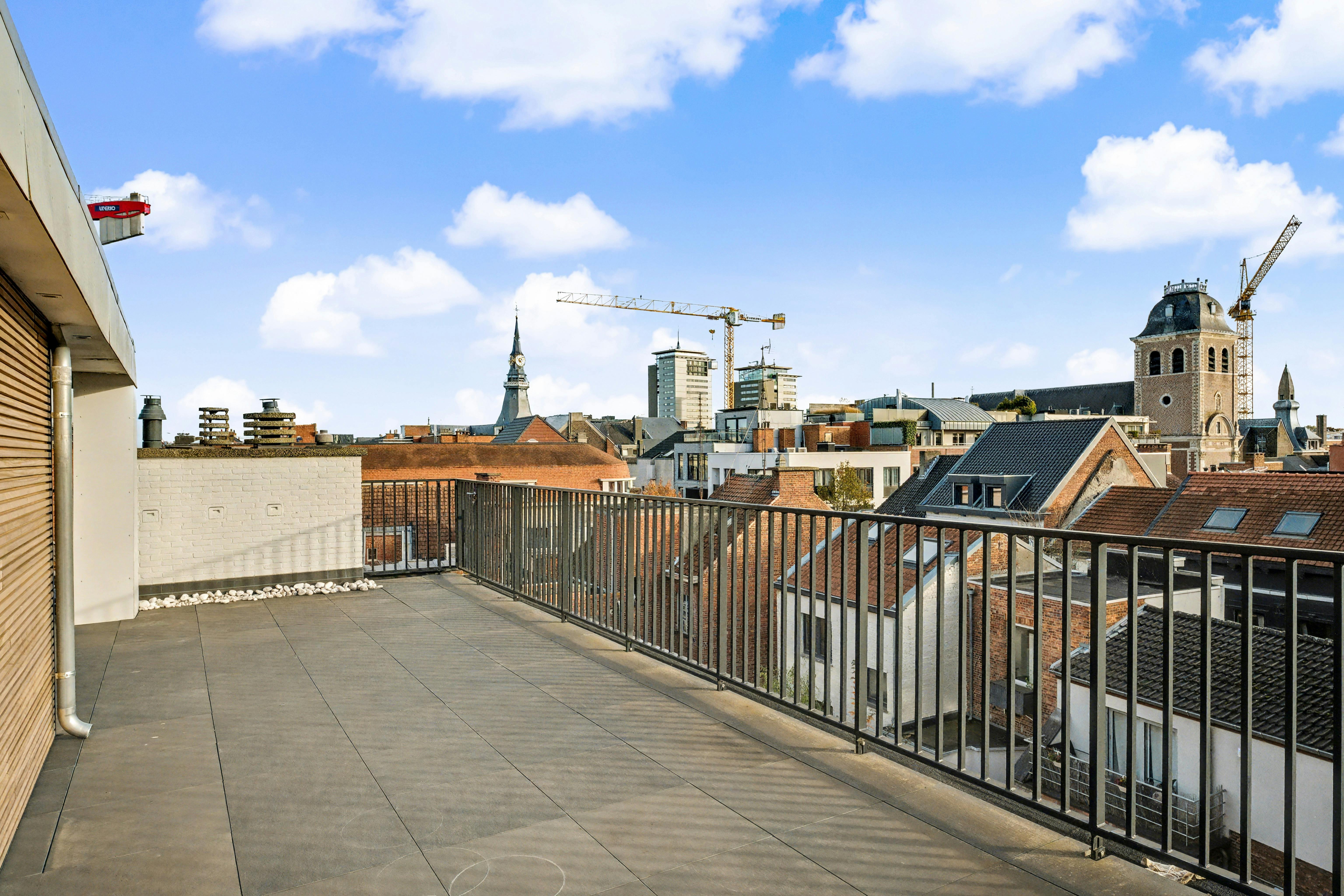 Exclusief duplex-penthouse met adembenemend terras in hartje Hasselt foto 31