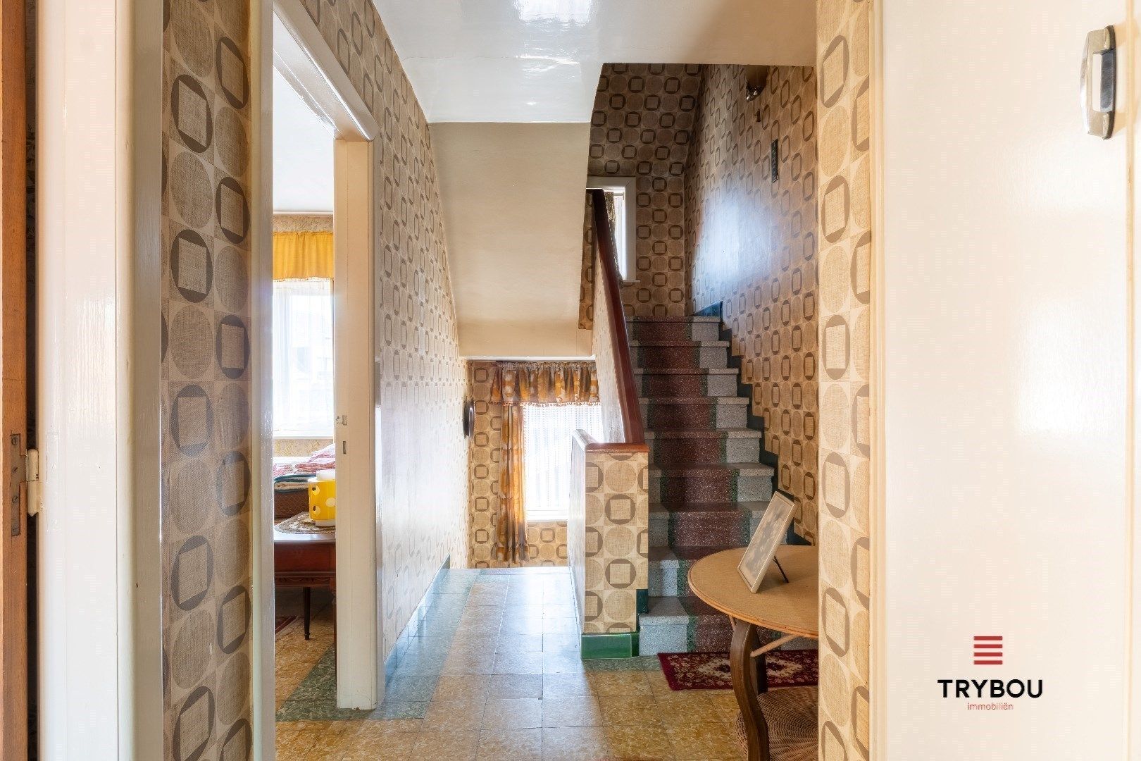 Centraal gelegen, degelijke woning met drie ruime slaapkamers foto 10