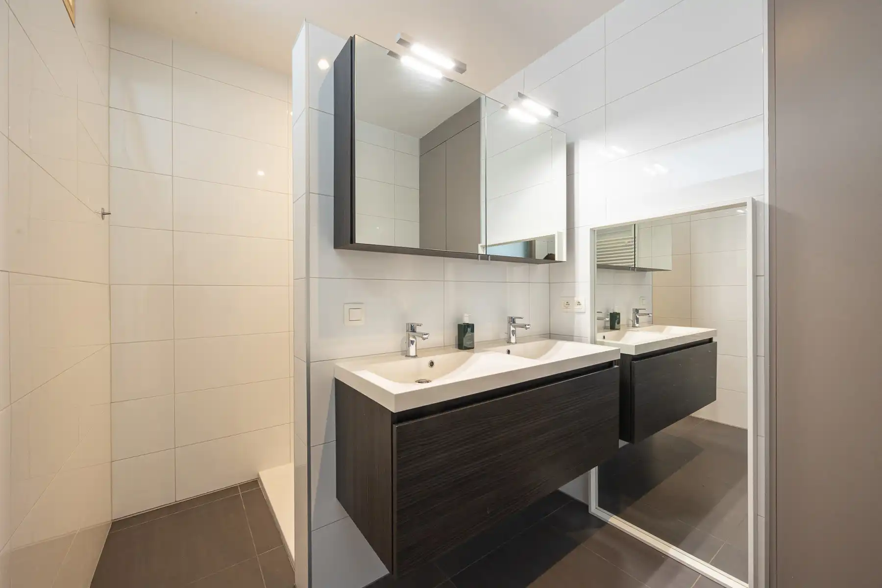 Zeer mooi en energiezuinig 2-slaapkamer appartement foto 9