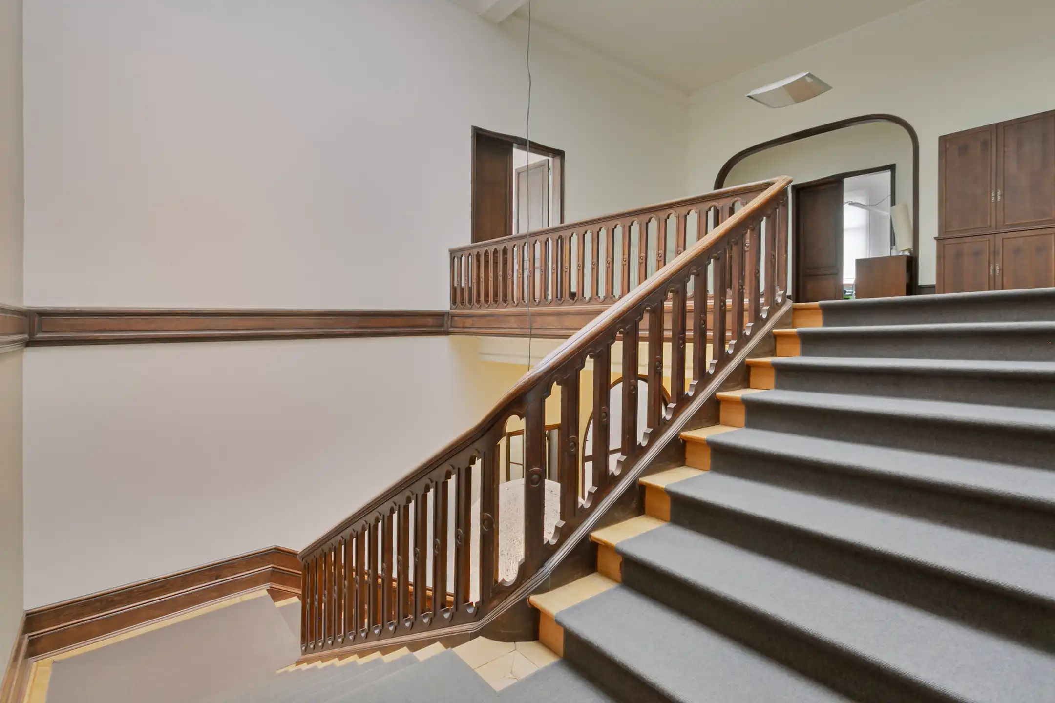 ANTWERPEN - Majestueus gebouw met parking foto 9