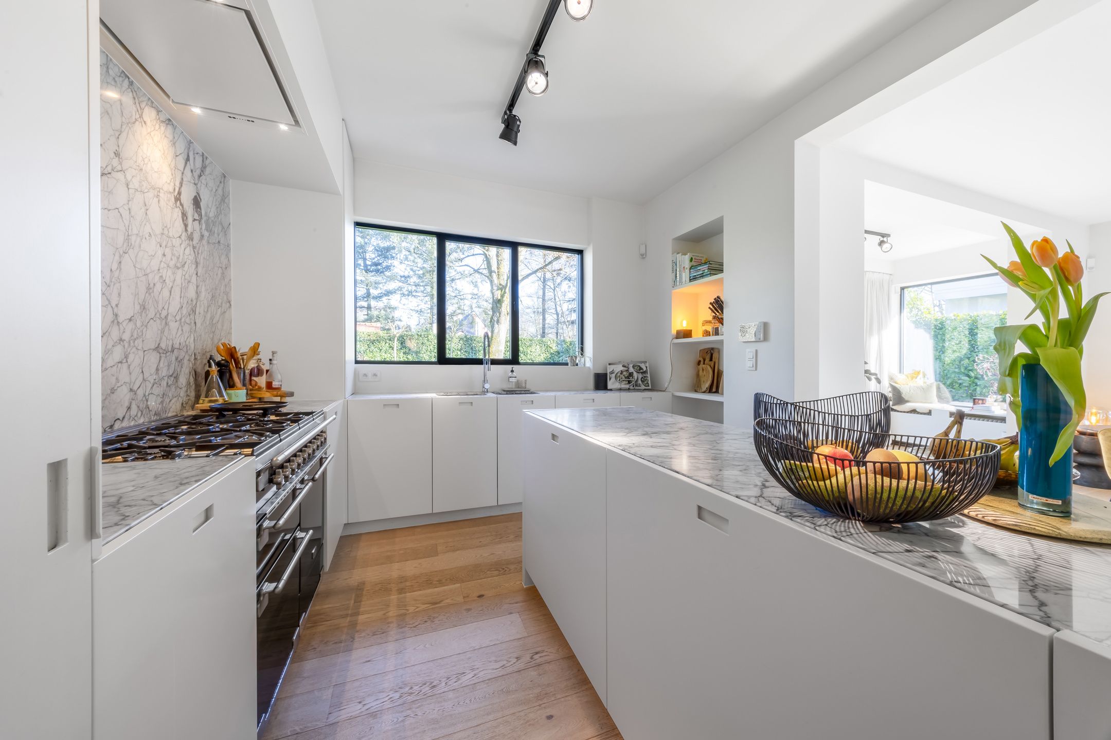 Recent gerenoveerde rietgedekte villa vooraan Schilde dorp! foto 21