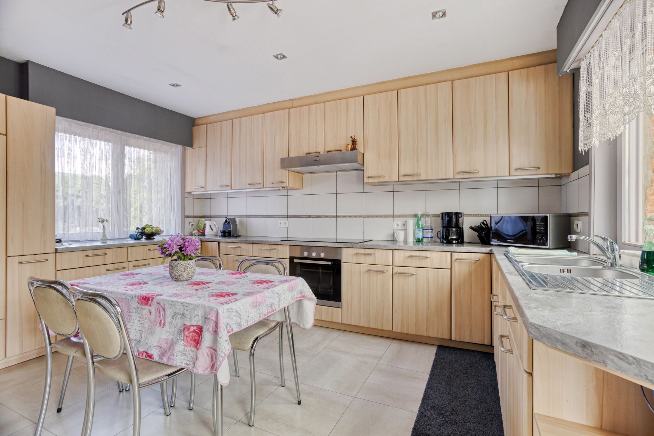 Vrijstaande woning op prachtig perceel van 72 are foto 6