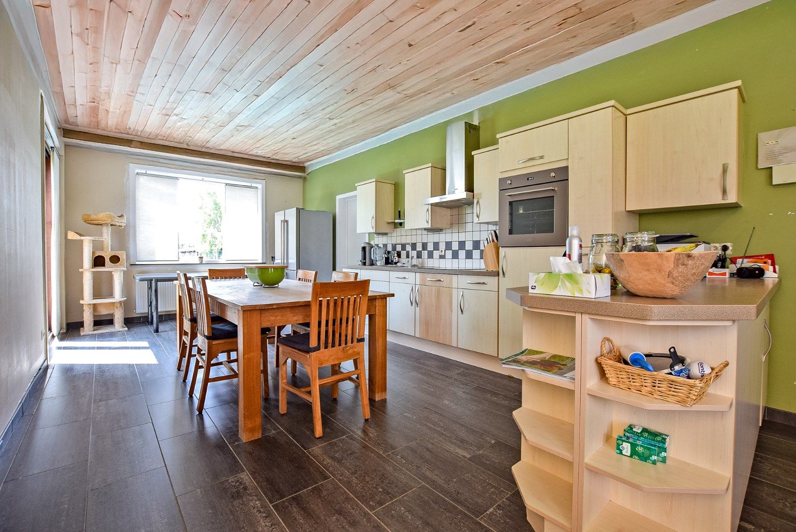 Ruime lichtrijke woning op 555 m² en 3 slaapkamers. foto 7