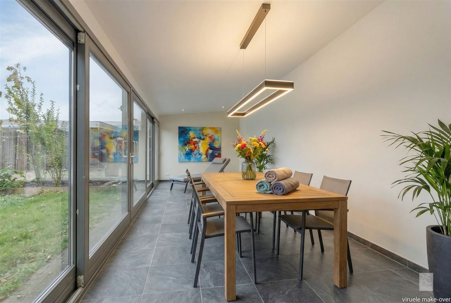 Vrijstaande woning met garage en zwembad foto 14