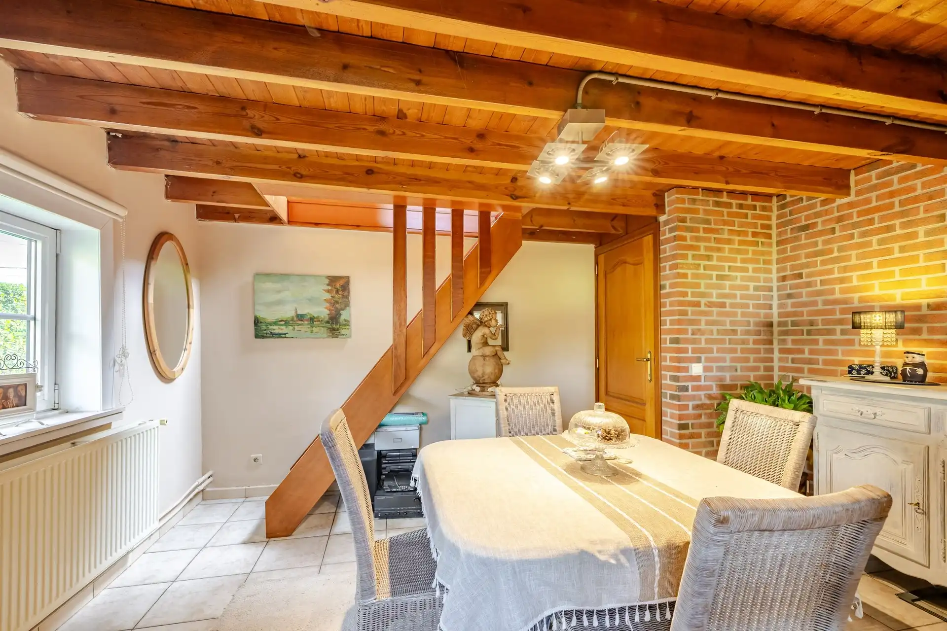 Charmante woning met grote tuin! foto 16