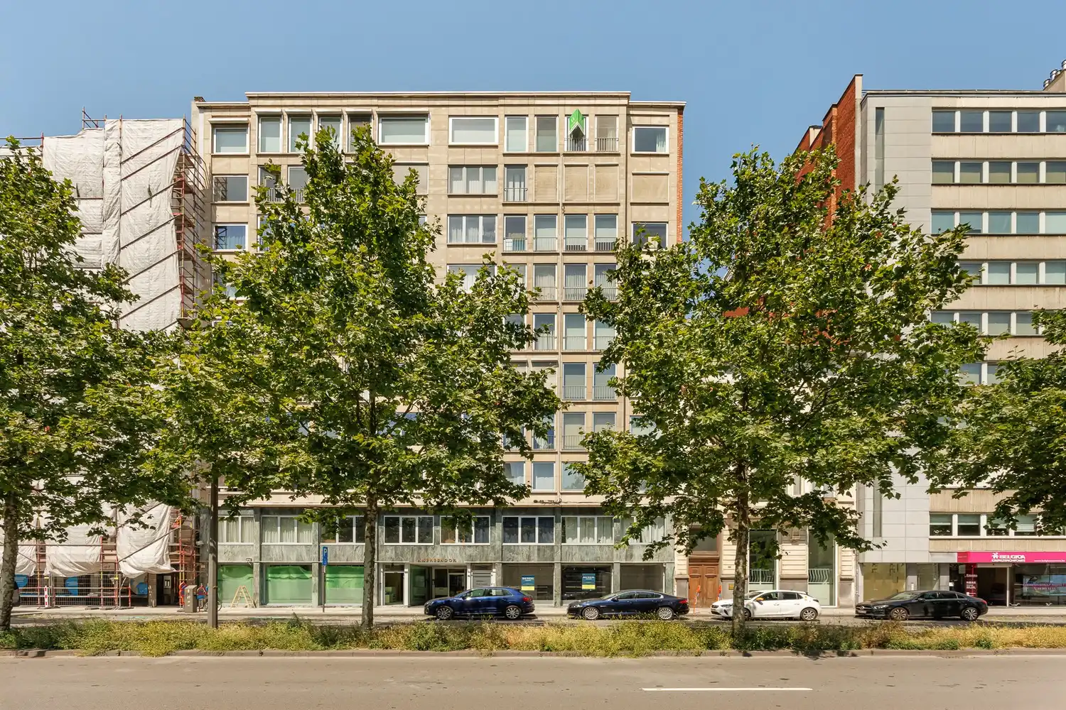 lichtrijk appartement met terras op de hoogste verdieping foto 15