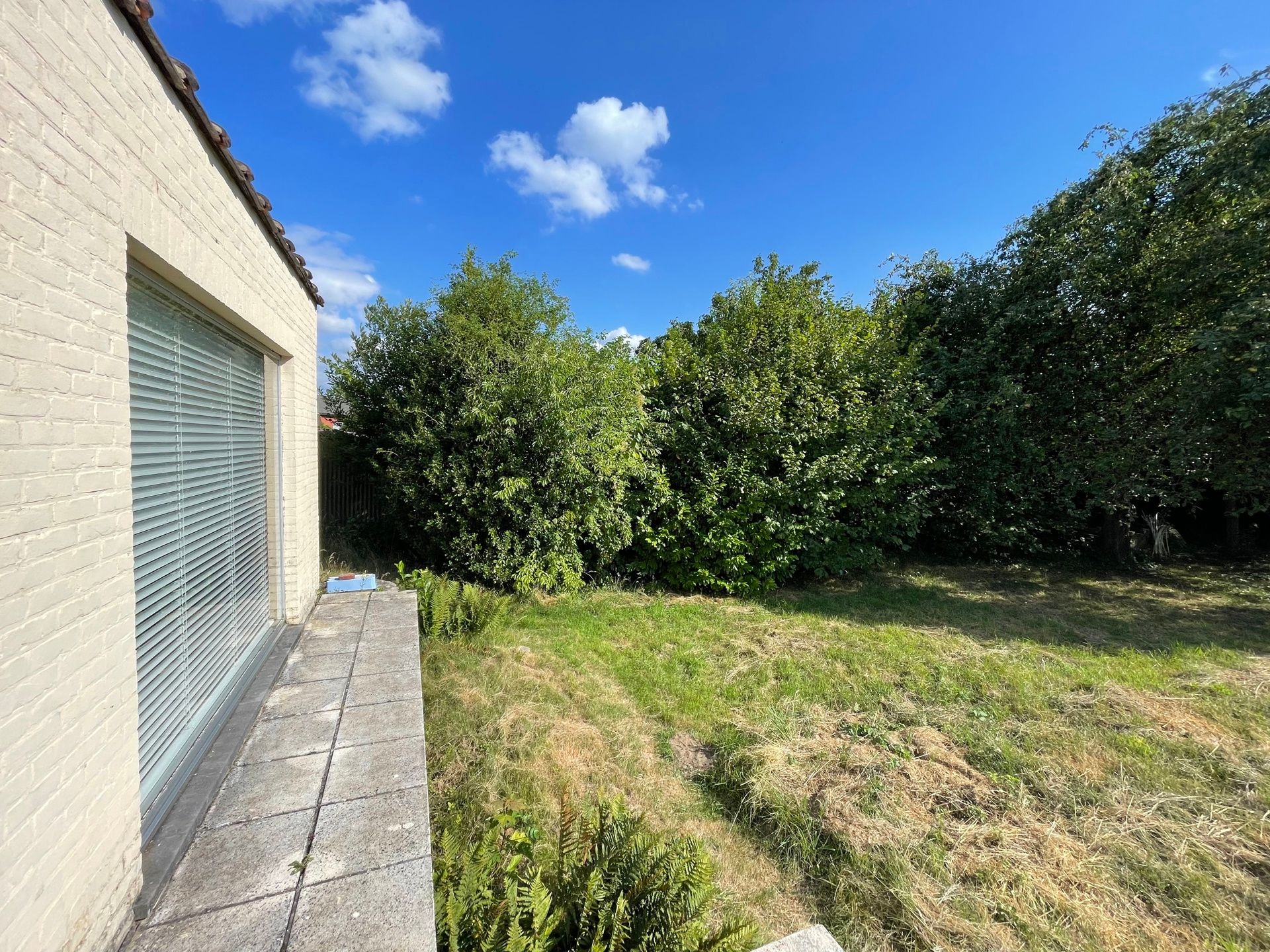 Te renoveren woning met veel potentieel foto 24