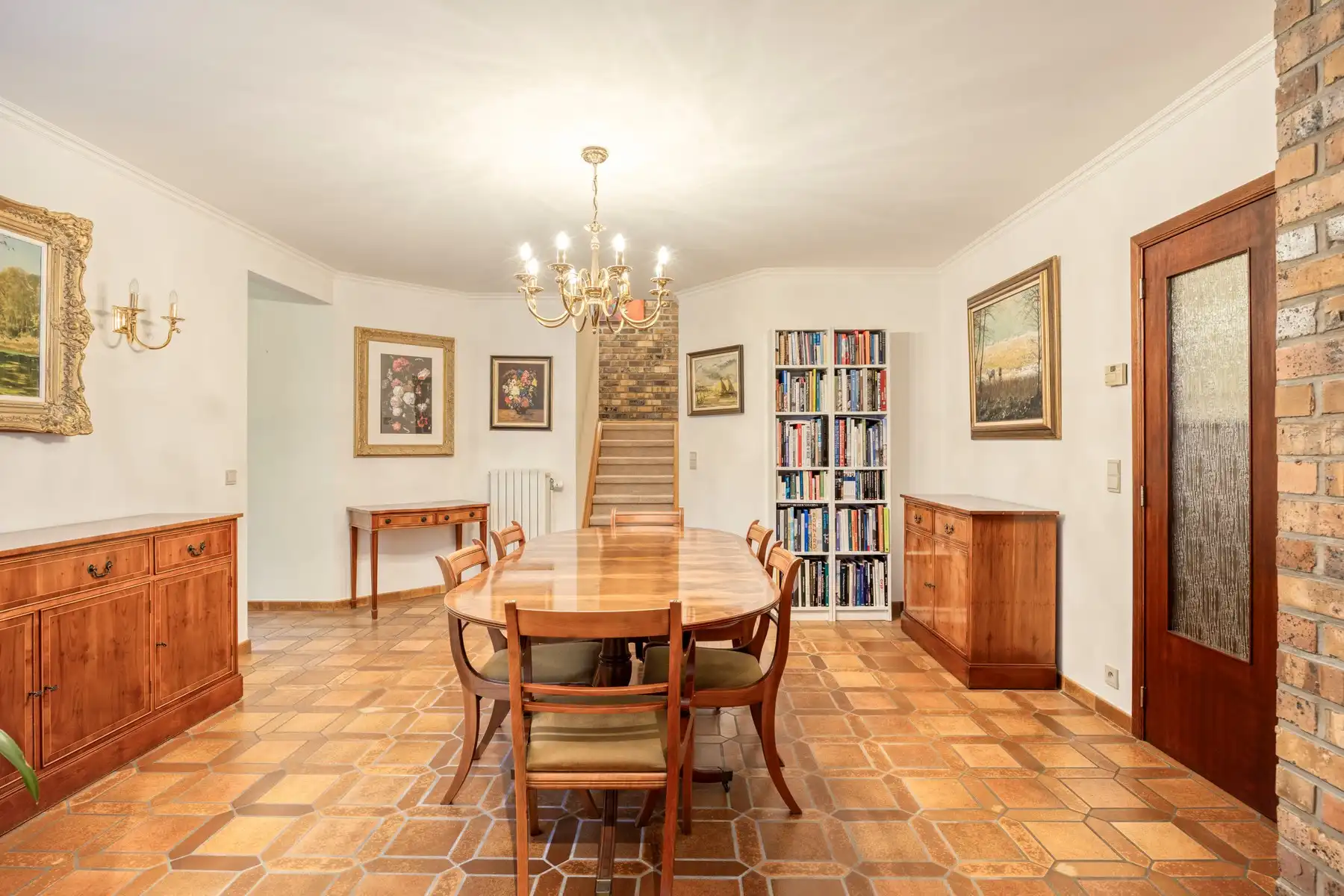 Cosy gezinswoning met 4 slaapkamers, garage en tuin - NATO op 10 min. foto 8